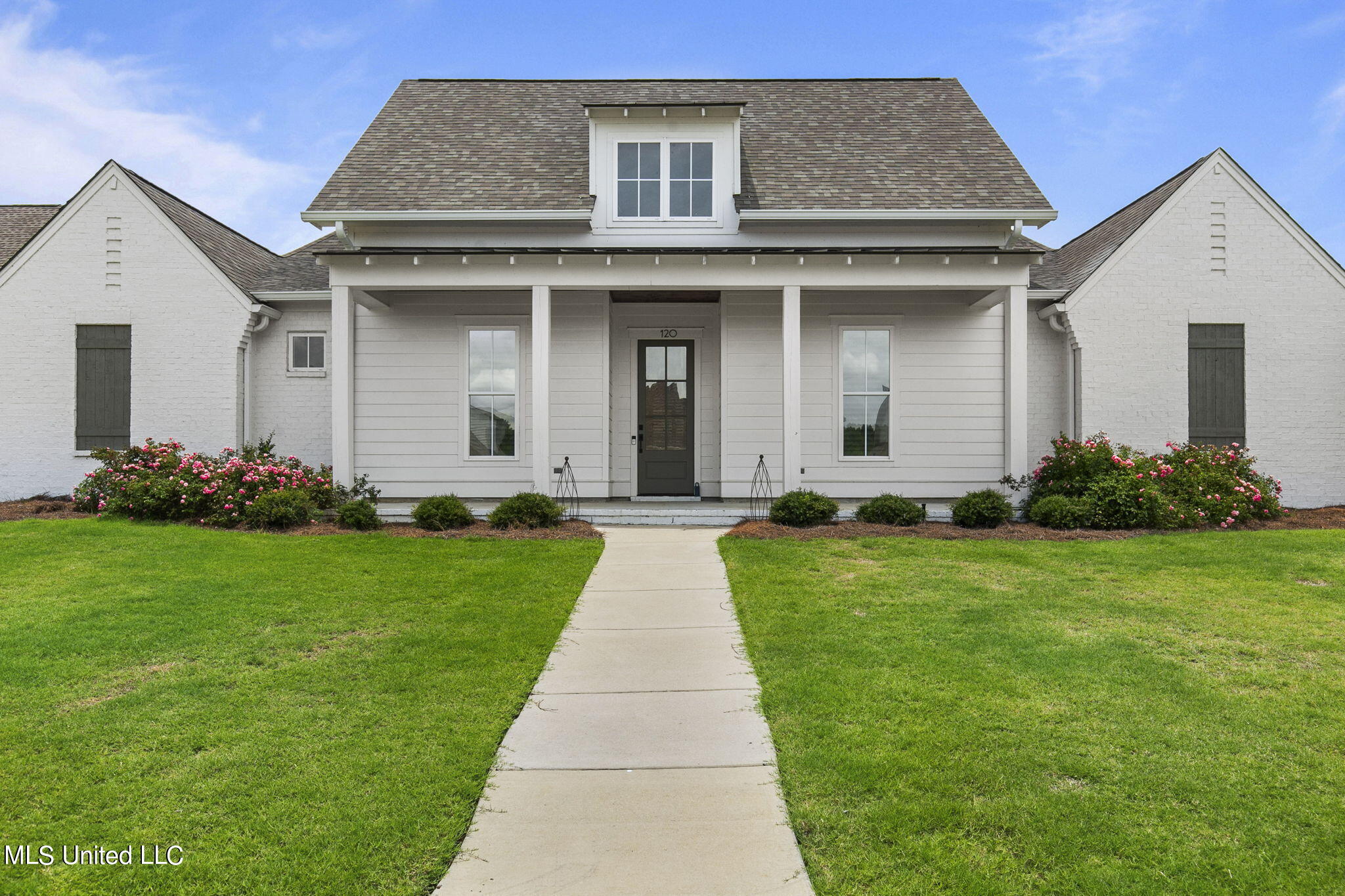 120 Bridgewater Loop