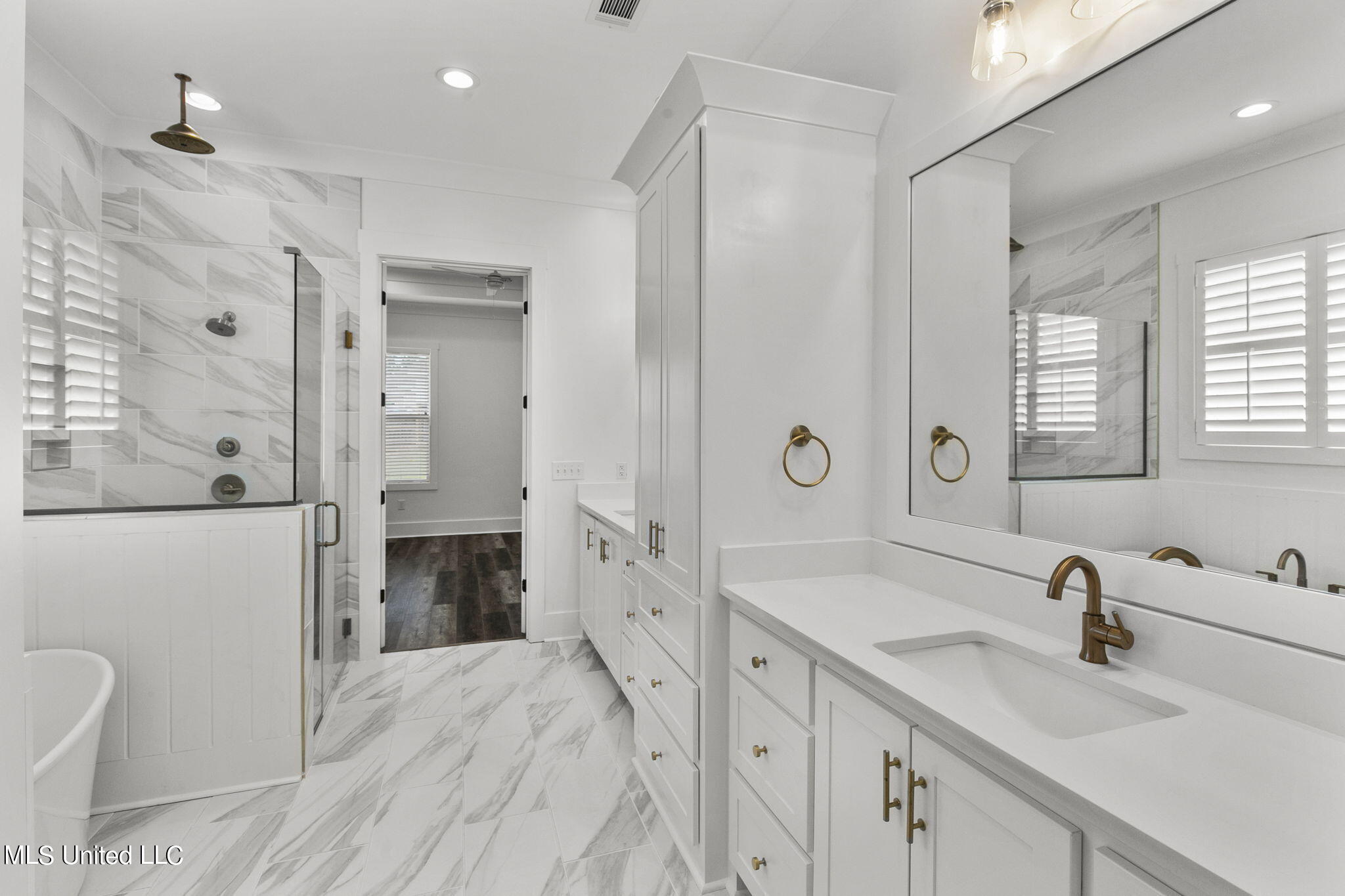 120 Bridgewater Loop