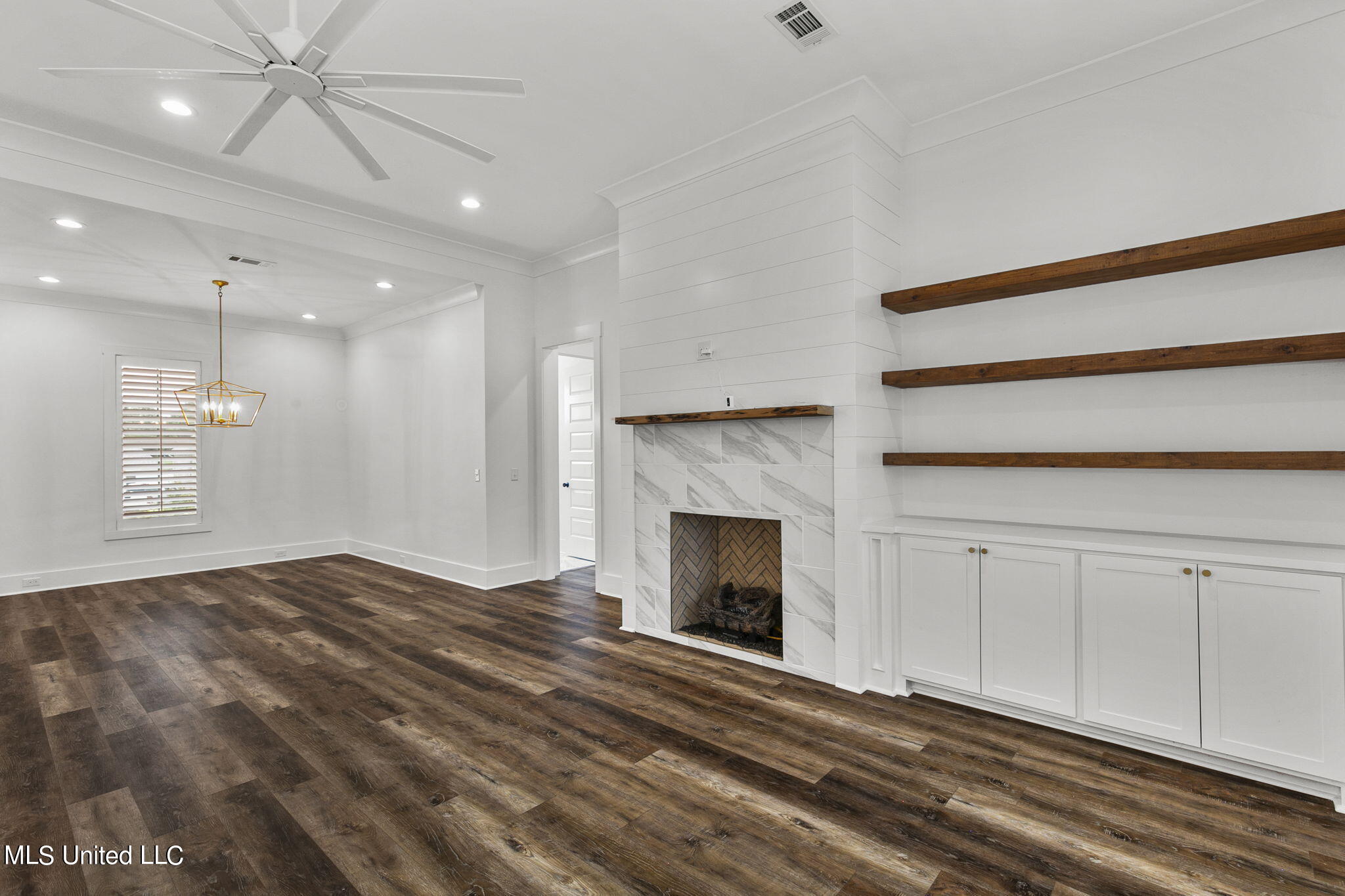 120 Bridgewater Loop