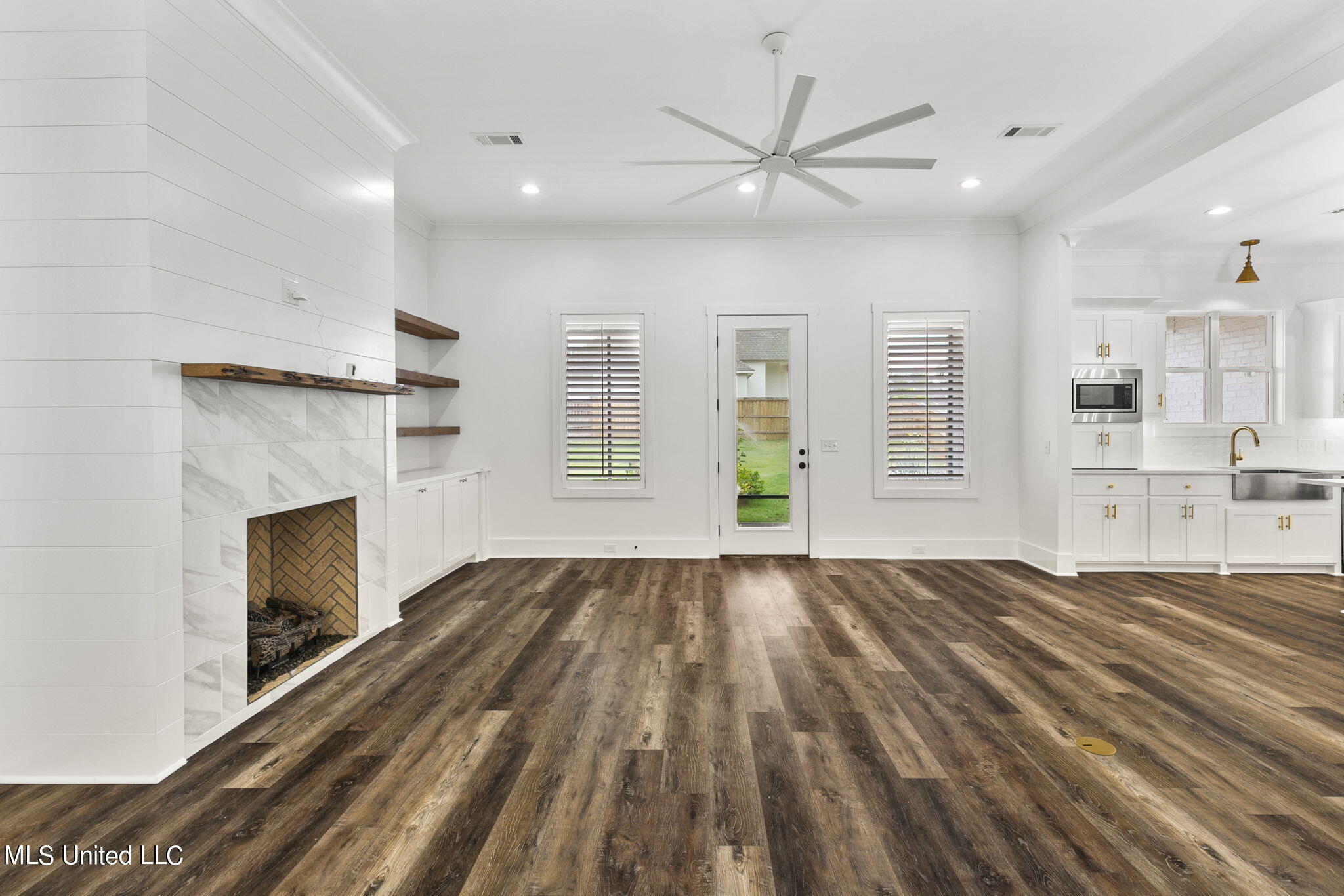 120 Bridgewater Loop