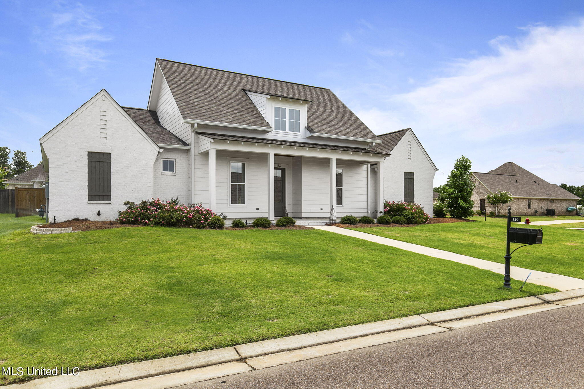 120 Bridgewater Loop