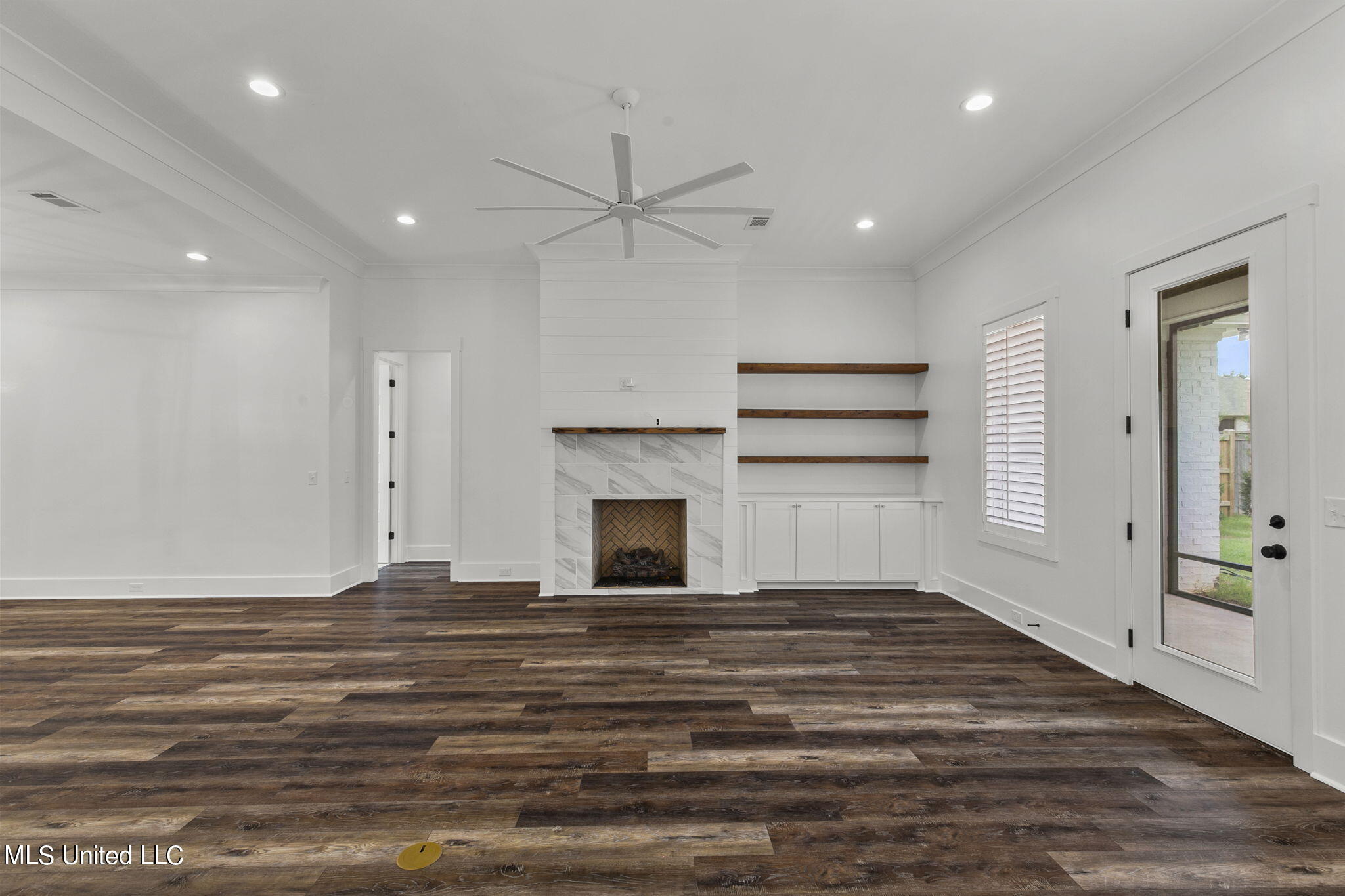 120 Bridgewater Loop