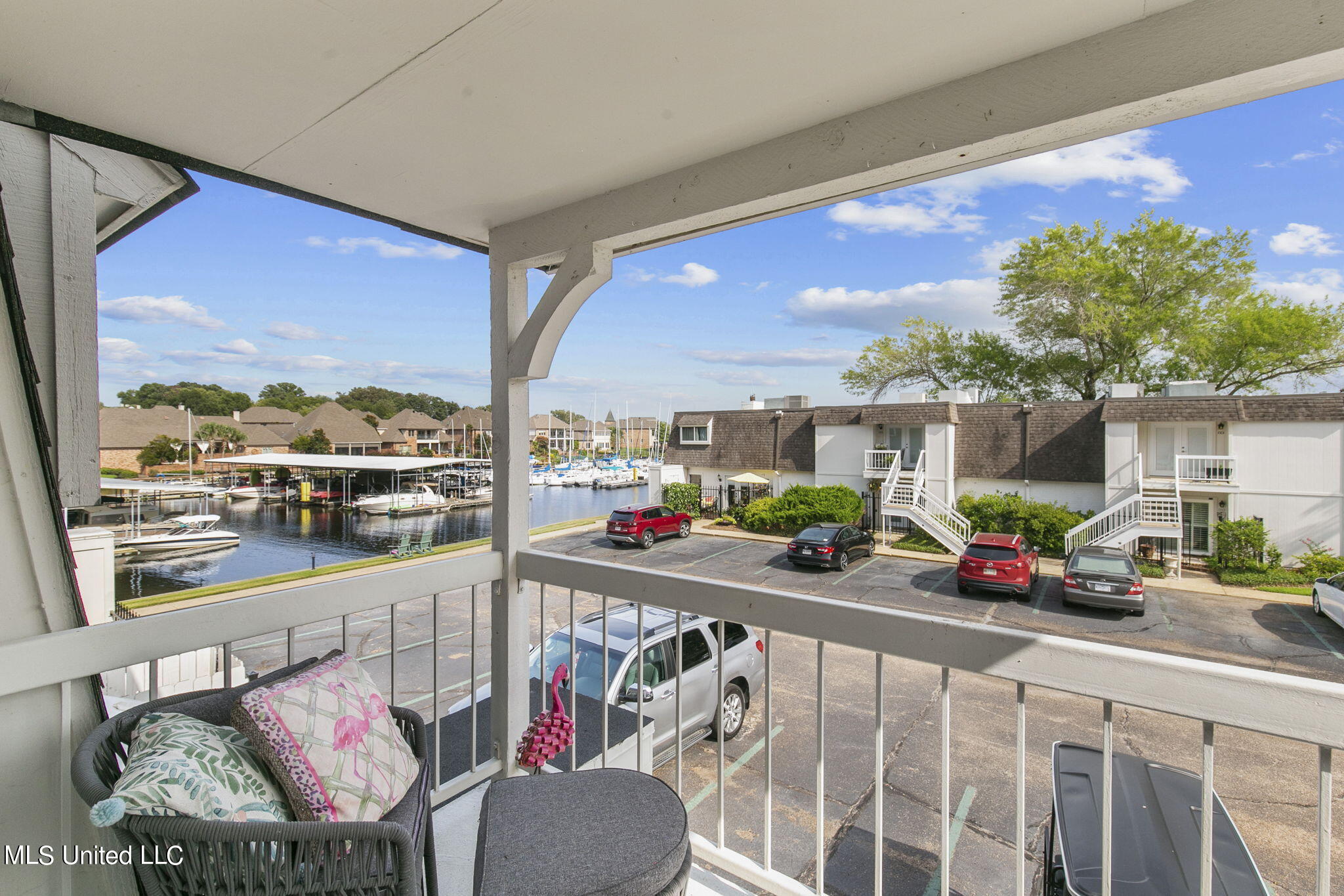 550 Post Road, 602