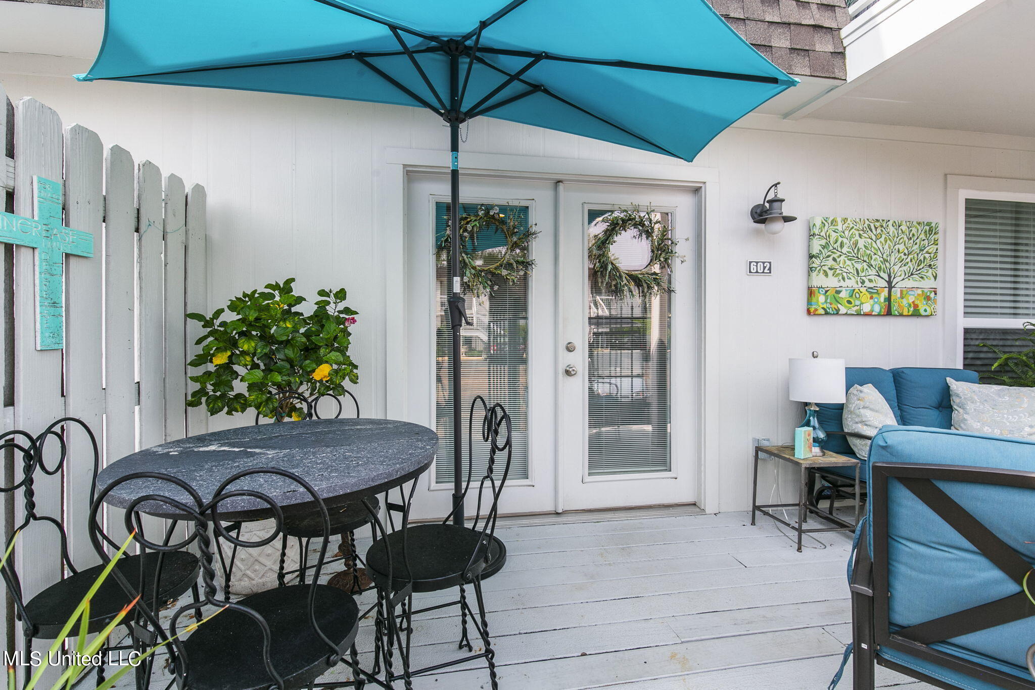 550 Post Road, 602