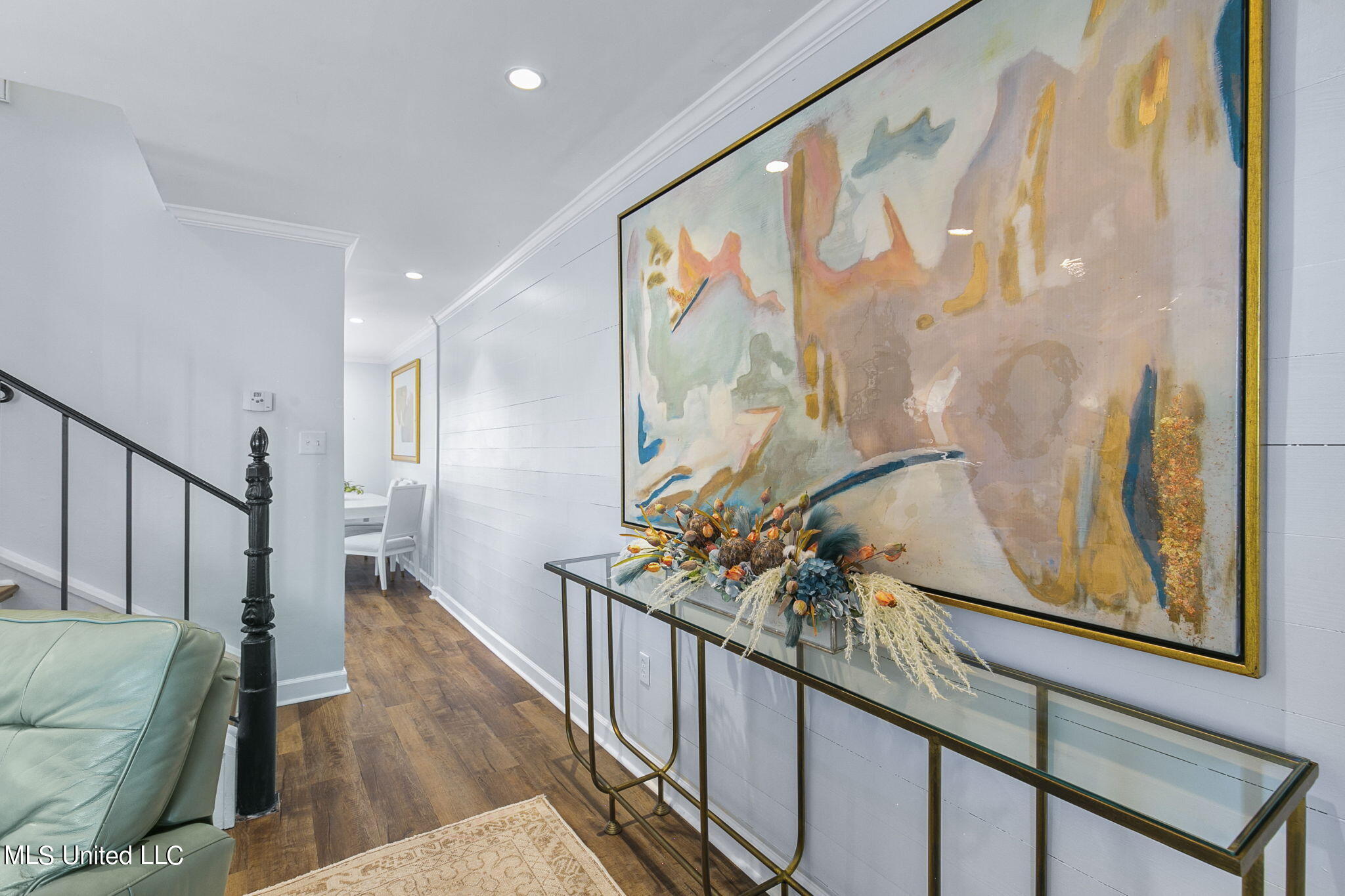 550 Post Road, 602