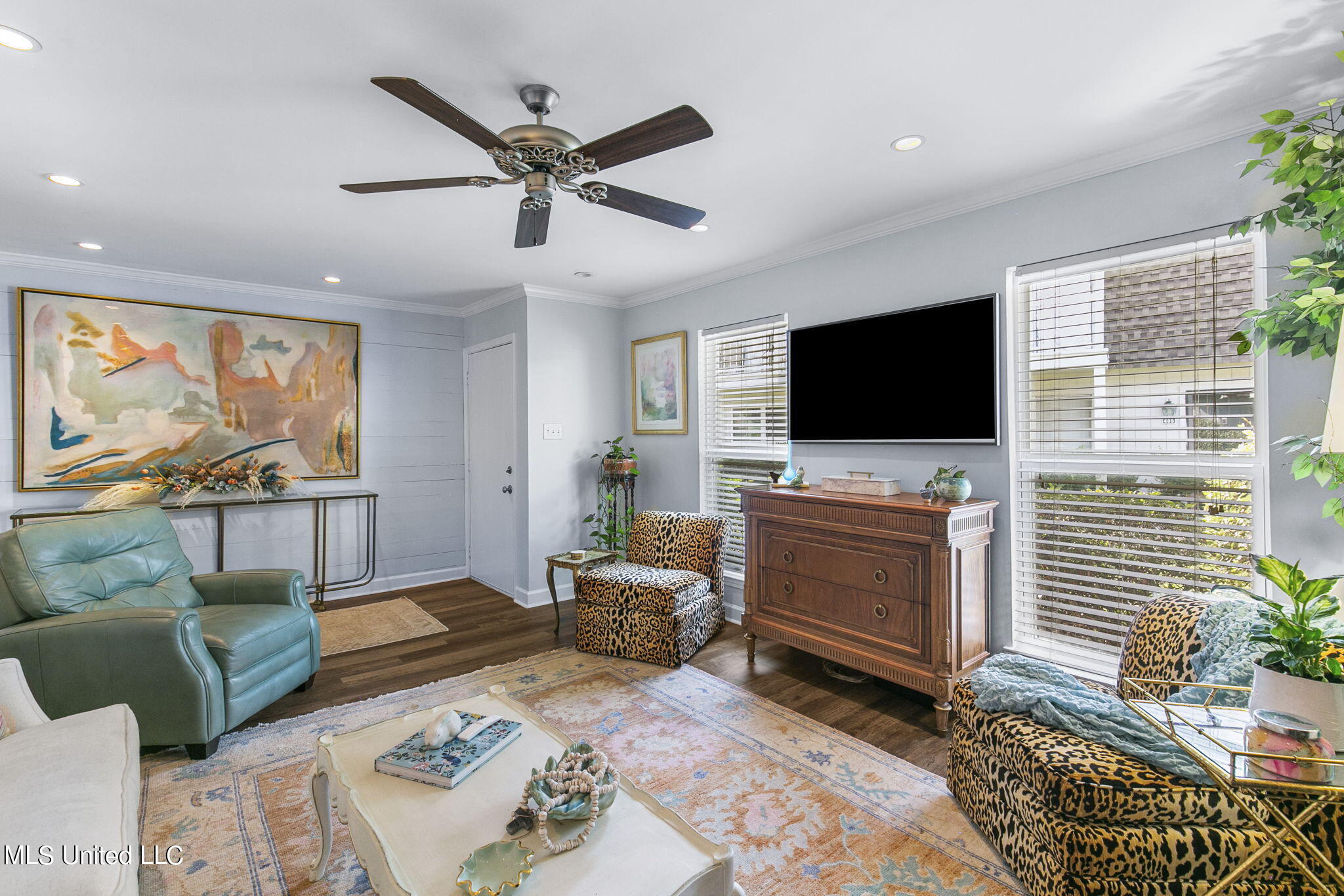 550 Post Road, 602