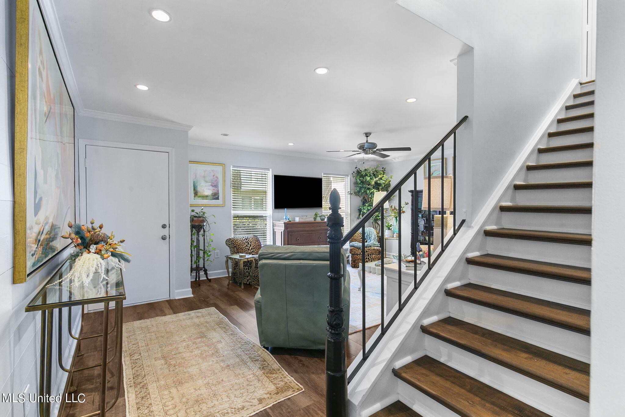 550 Post Road, 602