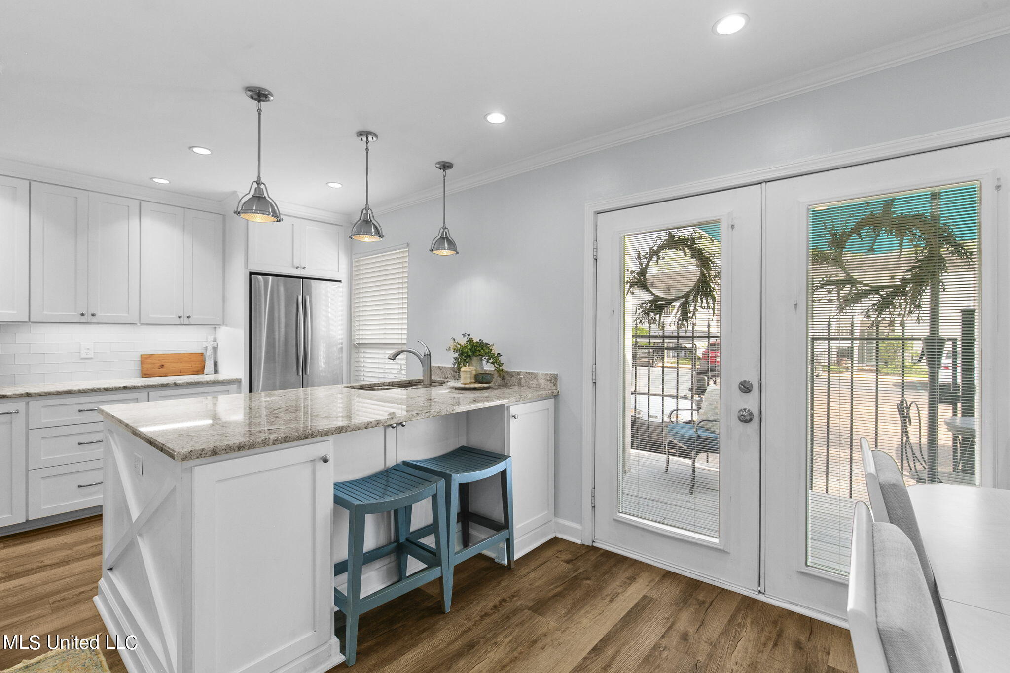 550 Post Road, 602