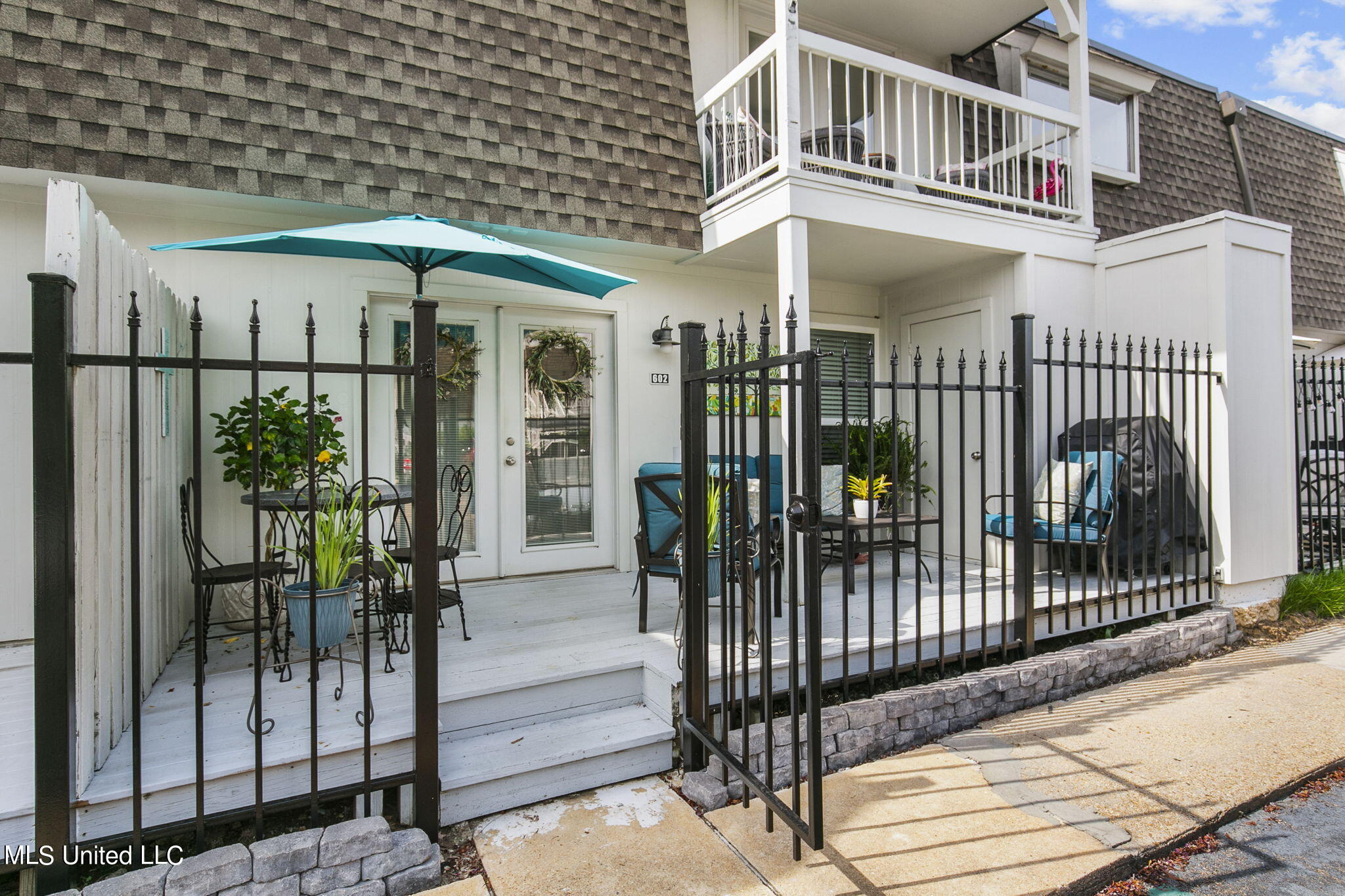 550 Post Road, 602