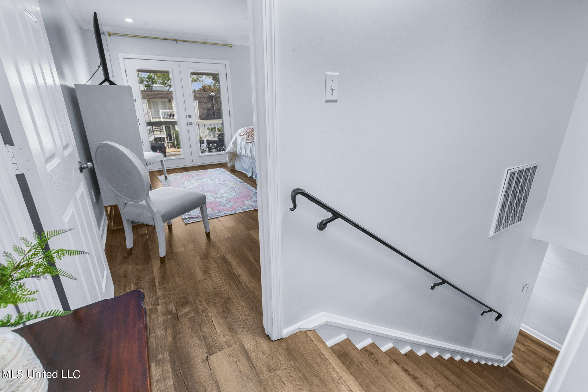 550 Post Road, 602