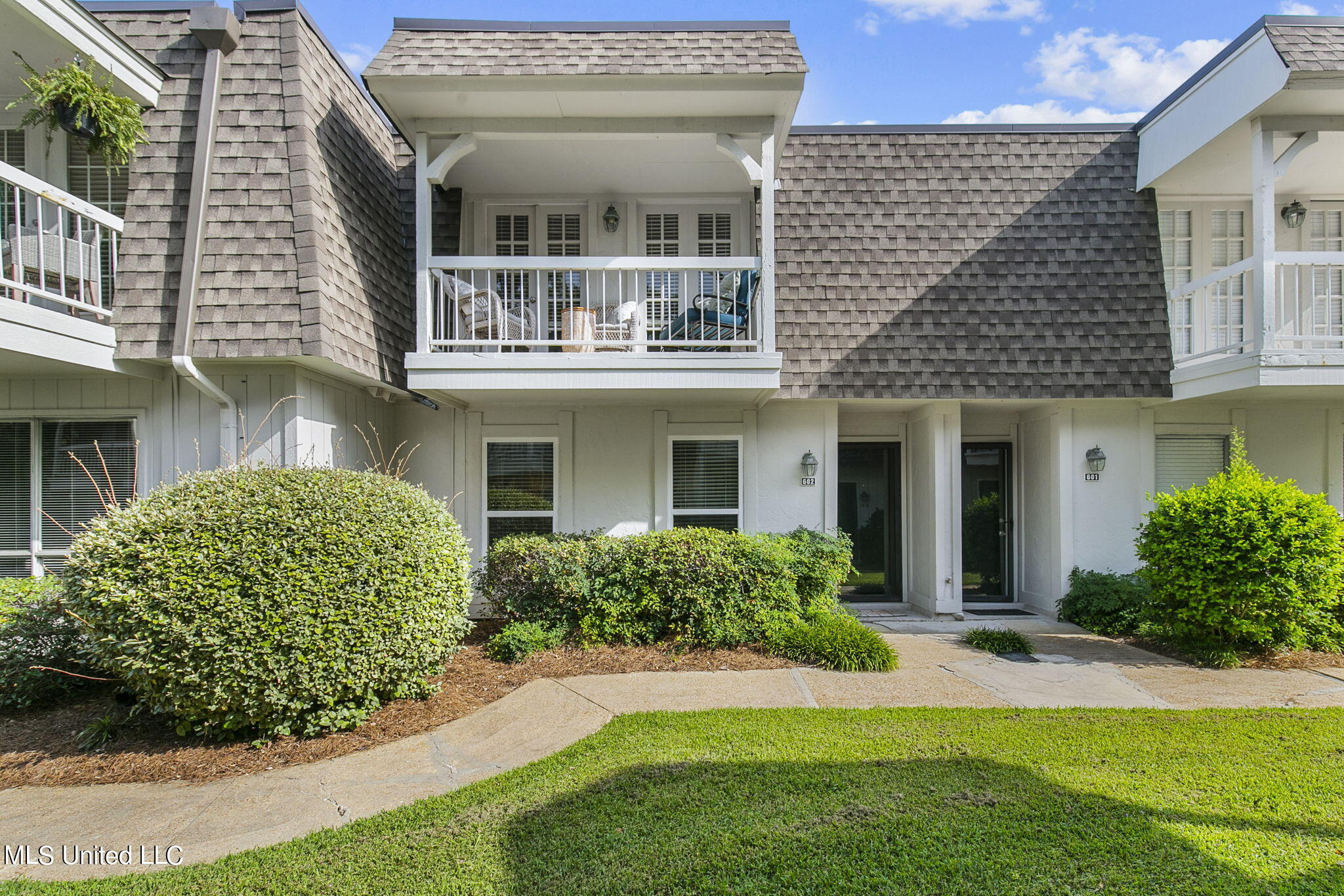 550 Post Road, 602