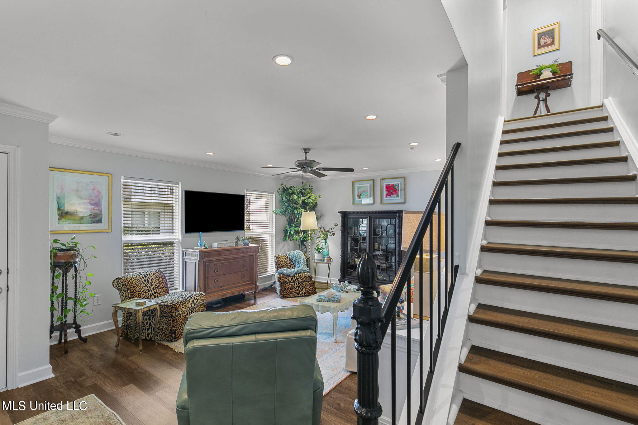 550 Post Road, 602