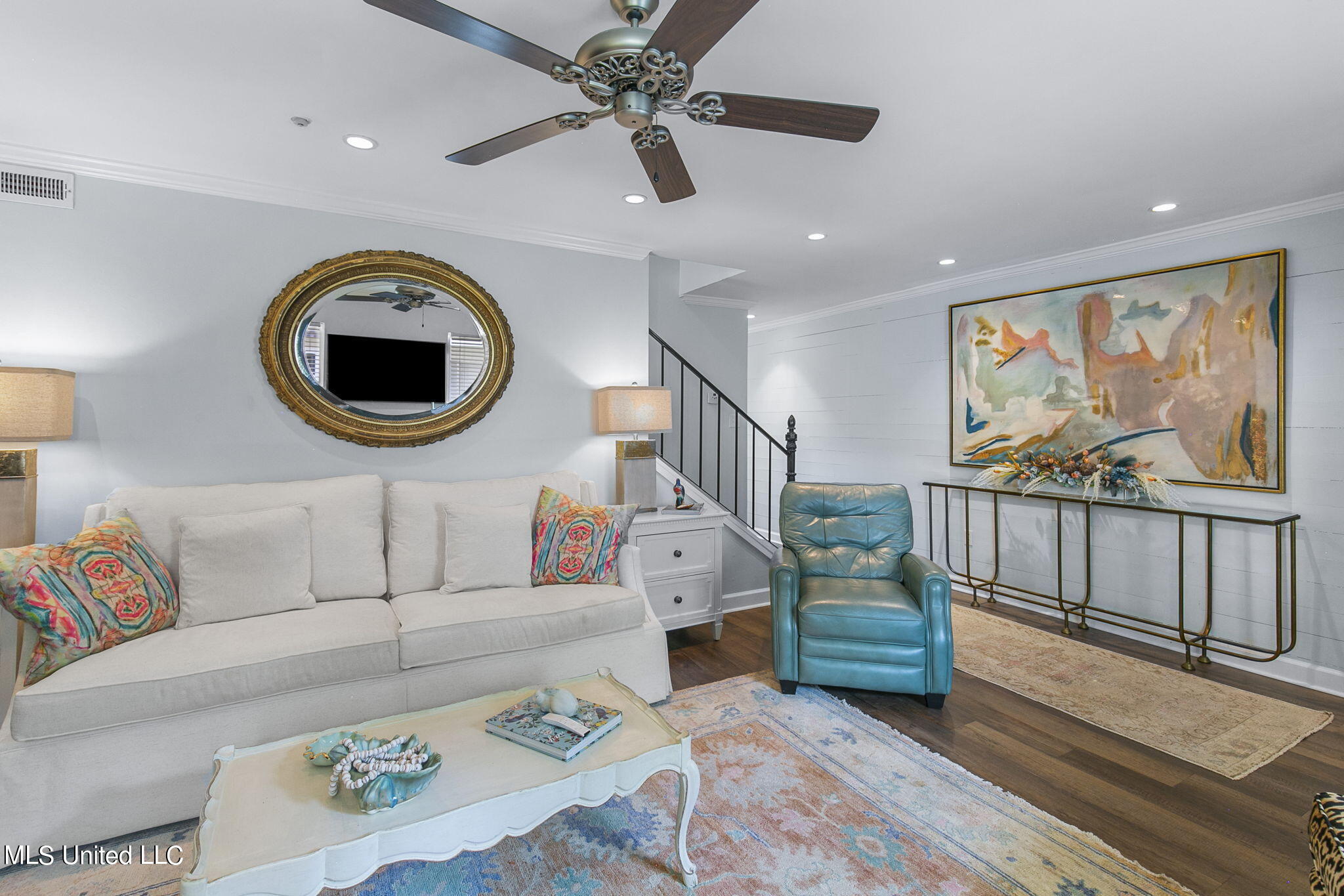 550 Post Road, 602