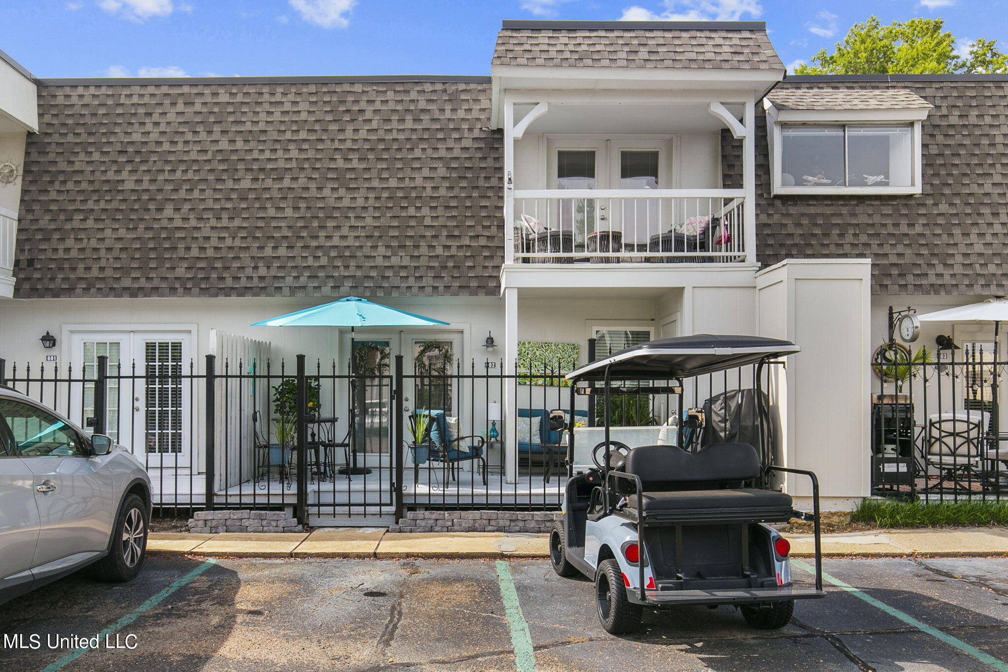 550 Post Road, 602