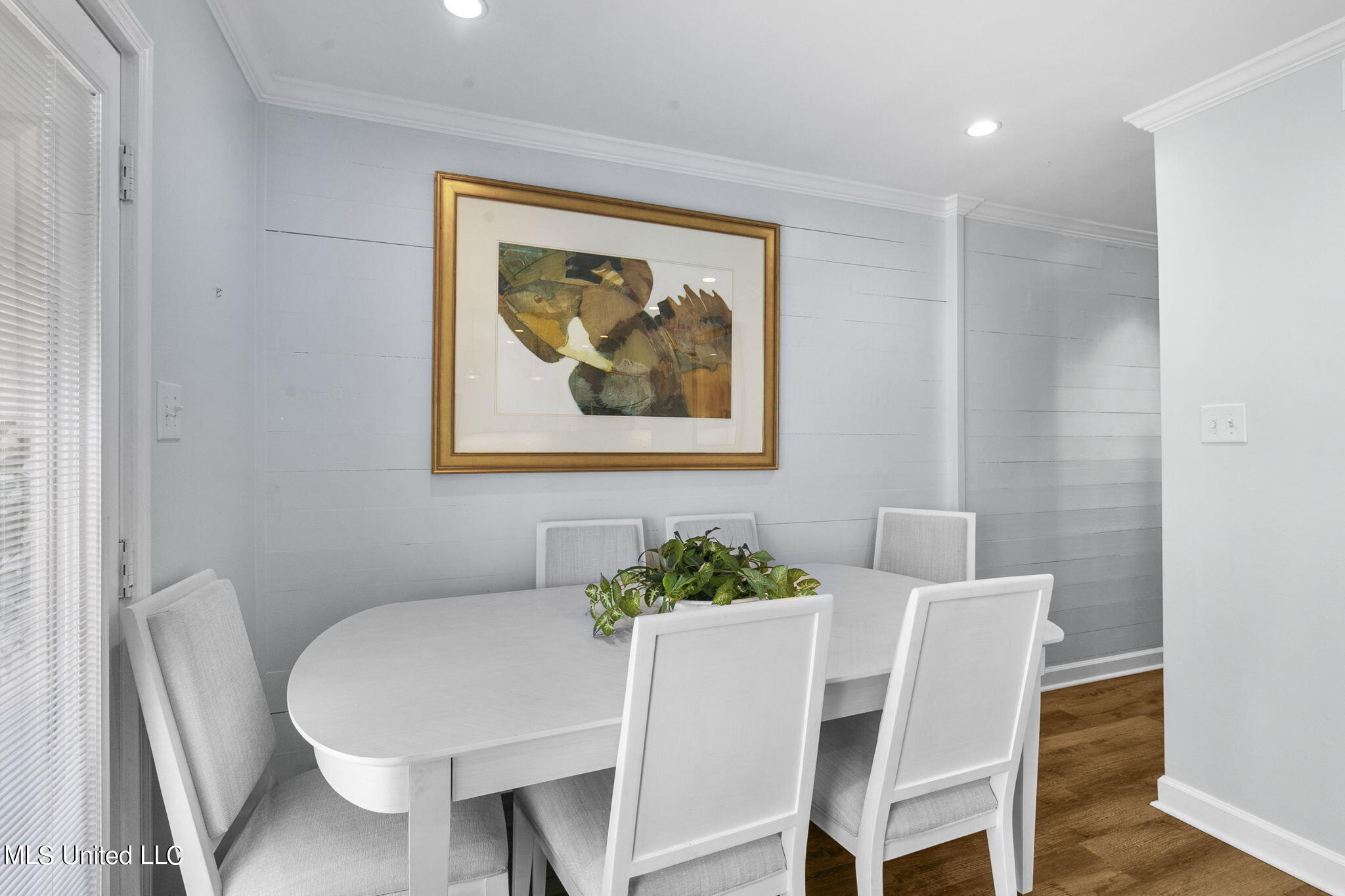 550 Post Road, 602
