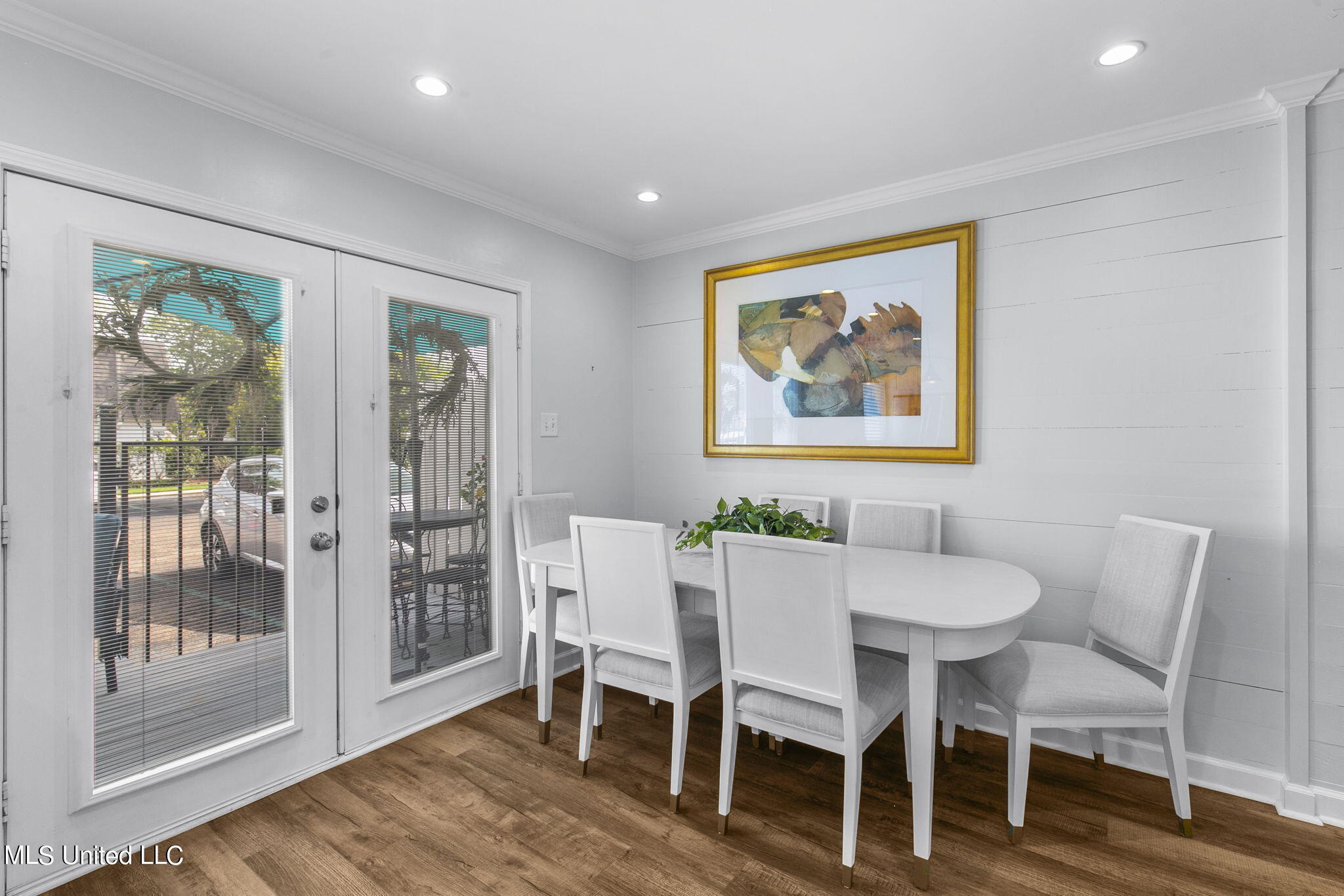 550 Post Road, 602