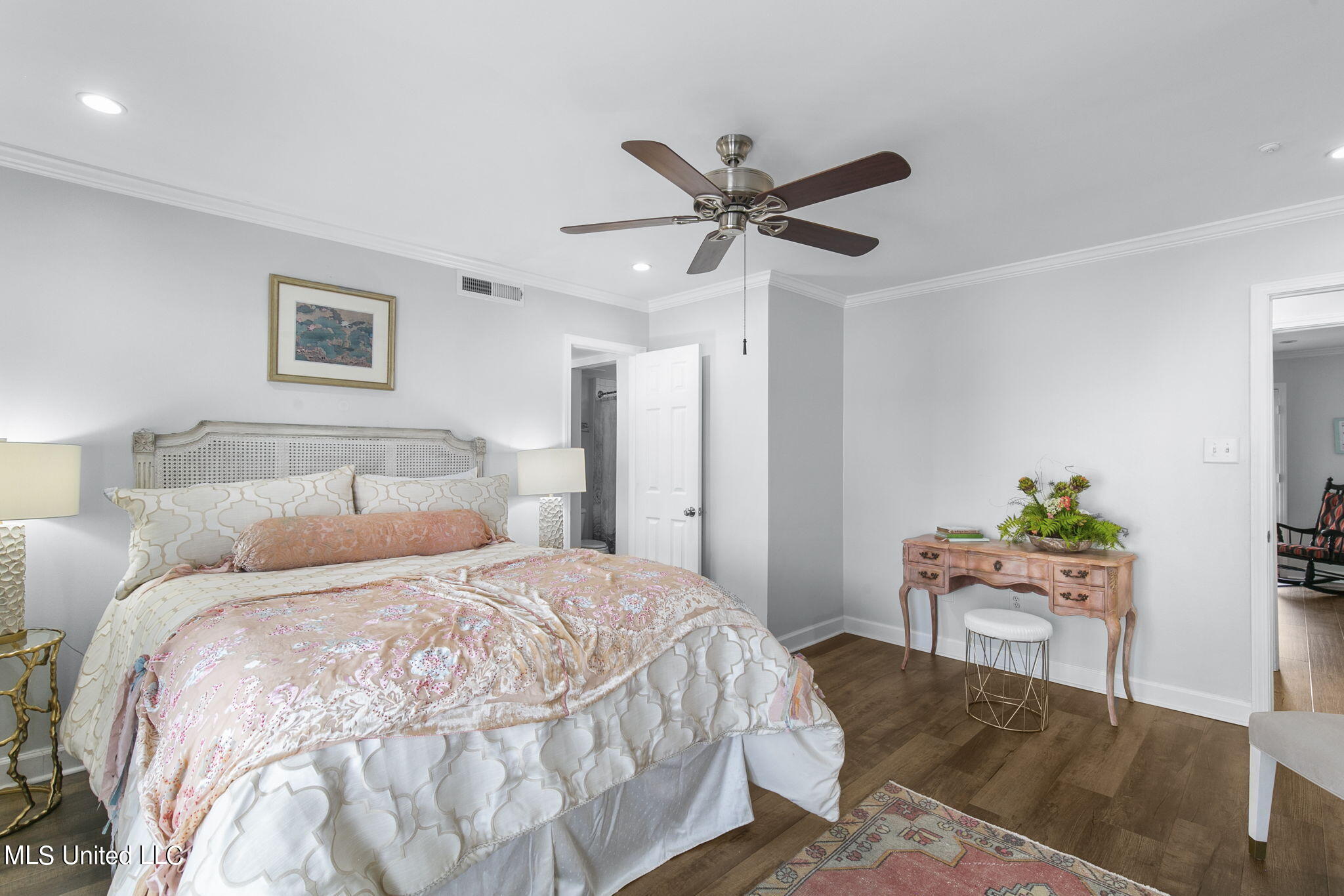 550 Post Road, 602