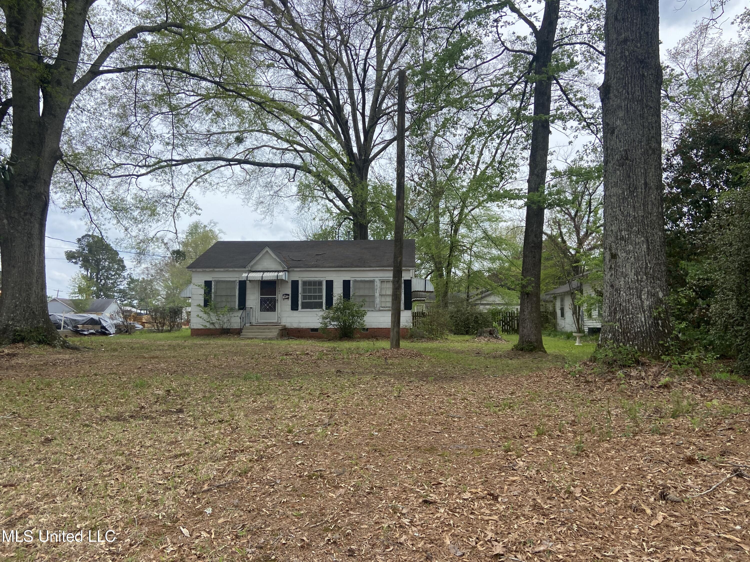 704 E Jackson Road