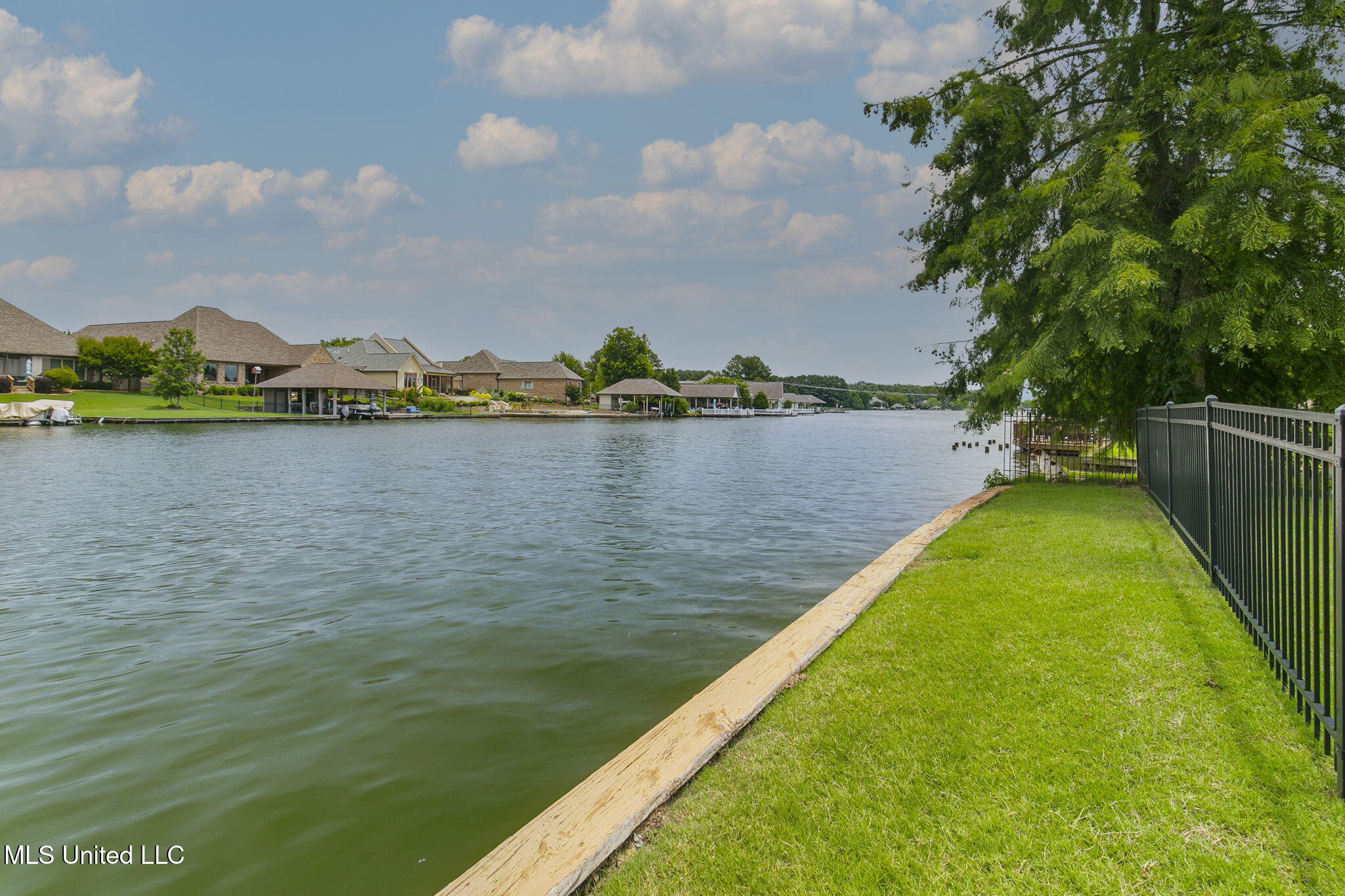 116 Northshore Way