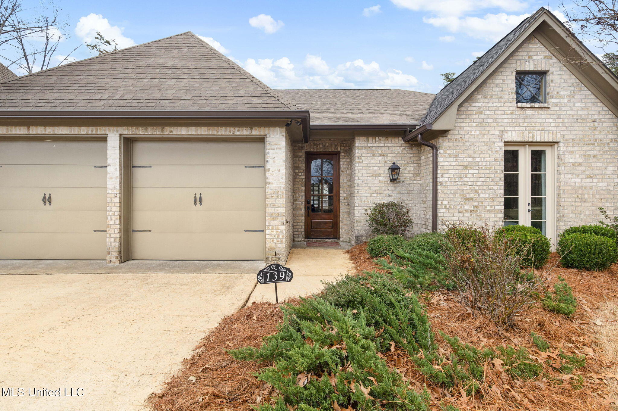 139 Hampton Chase
