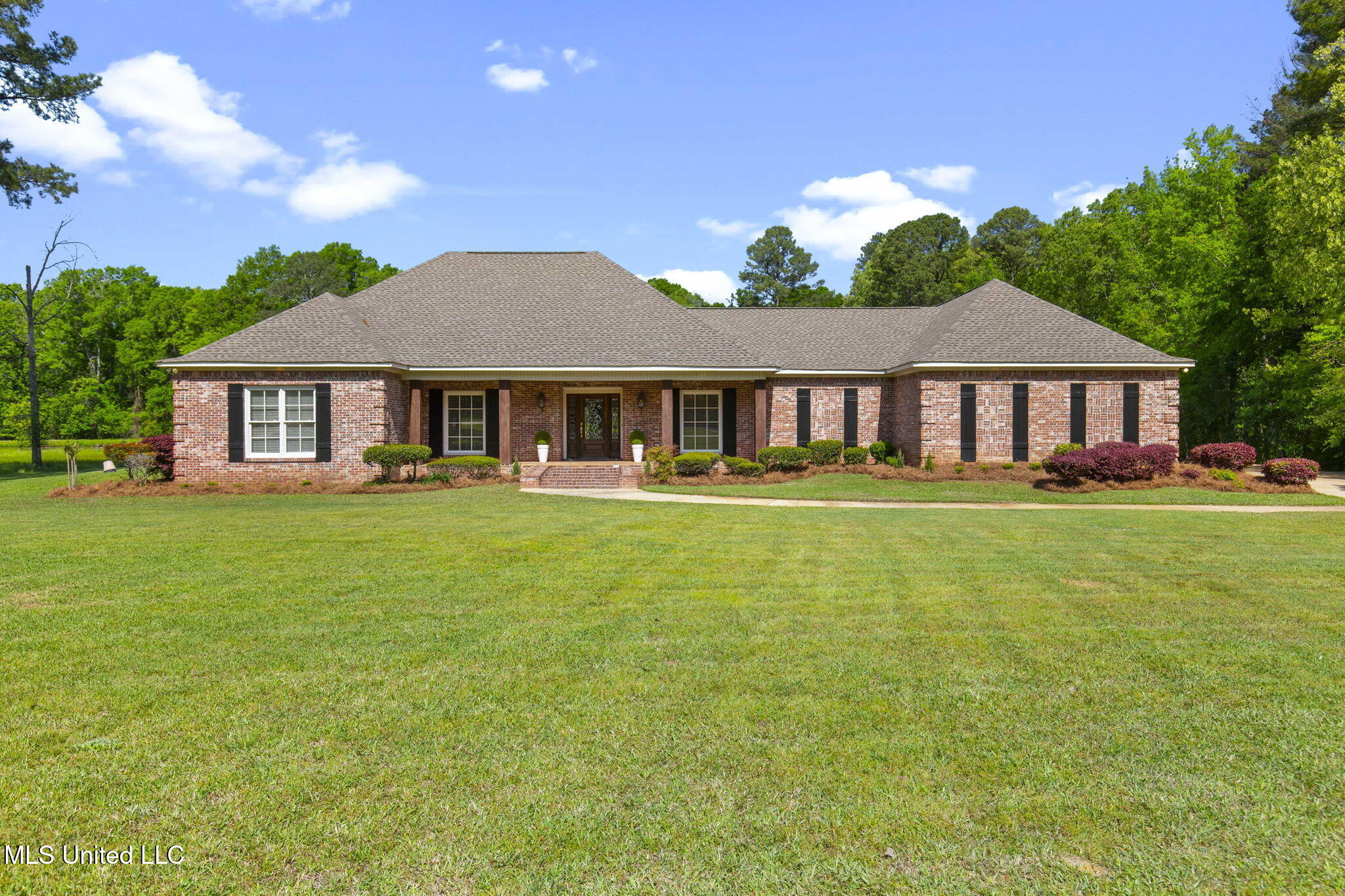 211 Lake Terrace Place