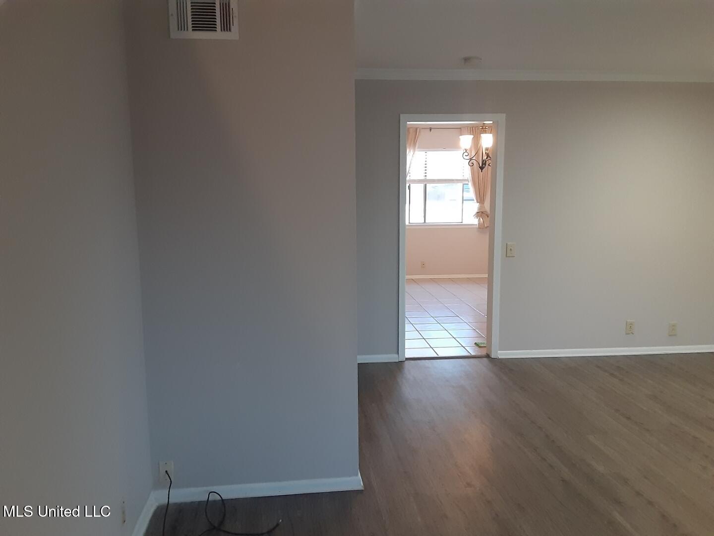 404 Lakebend Place