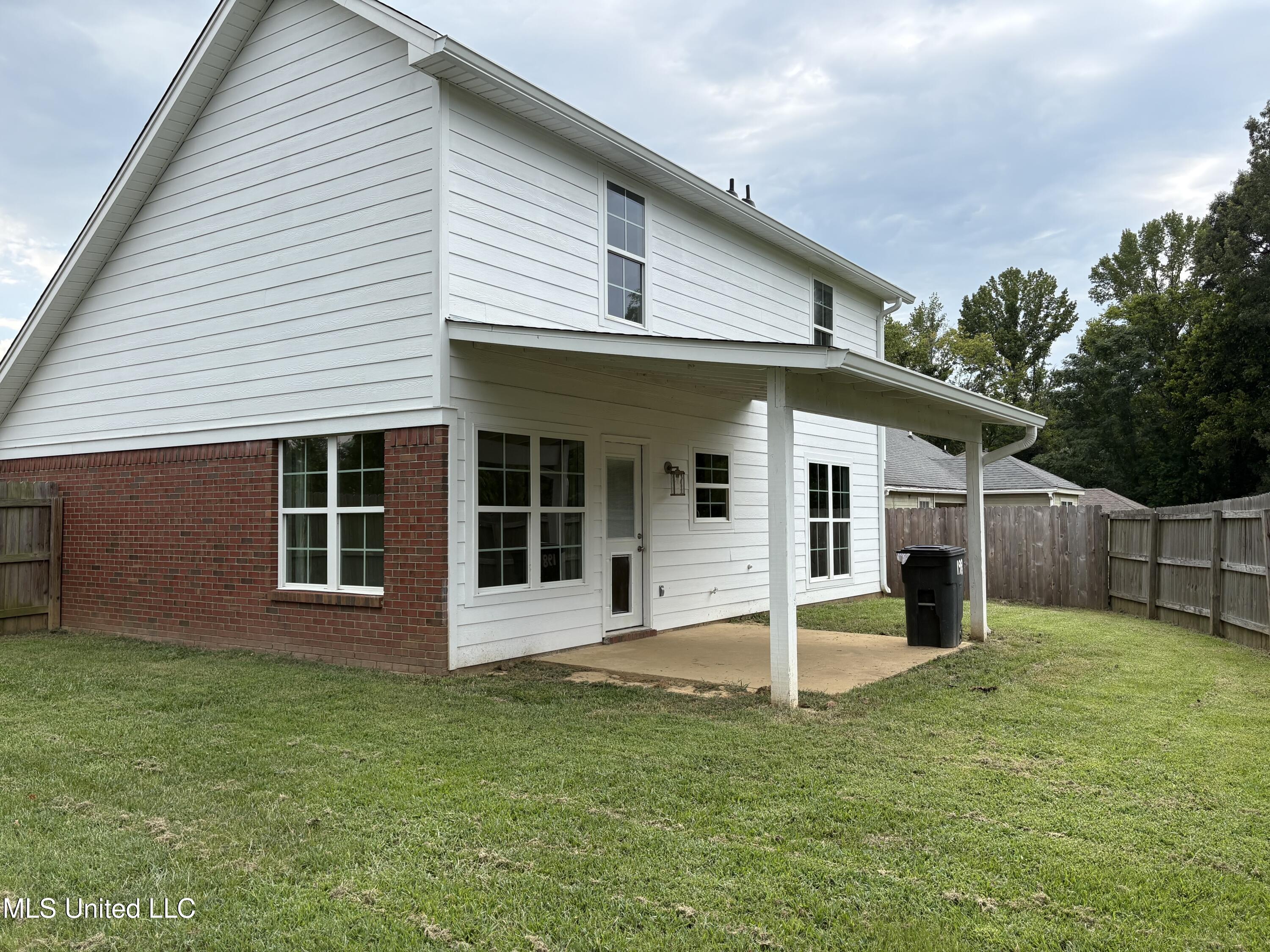 1028 Spanish Oak Boulevard