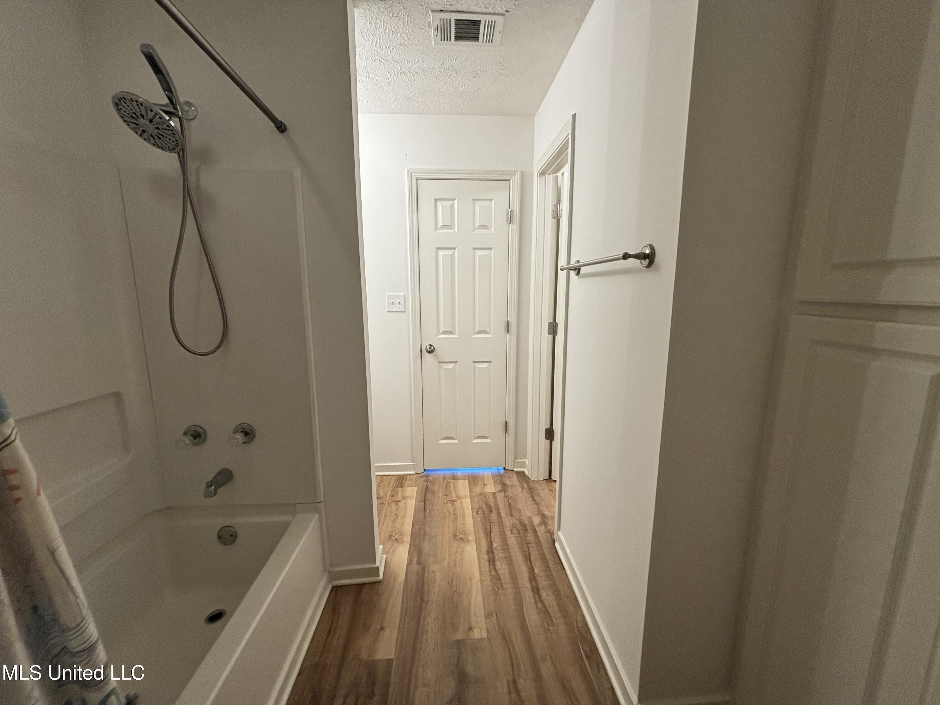 1028 Spanish Oak Boulevard