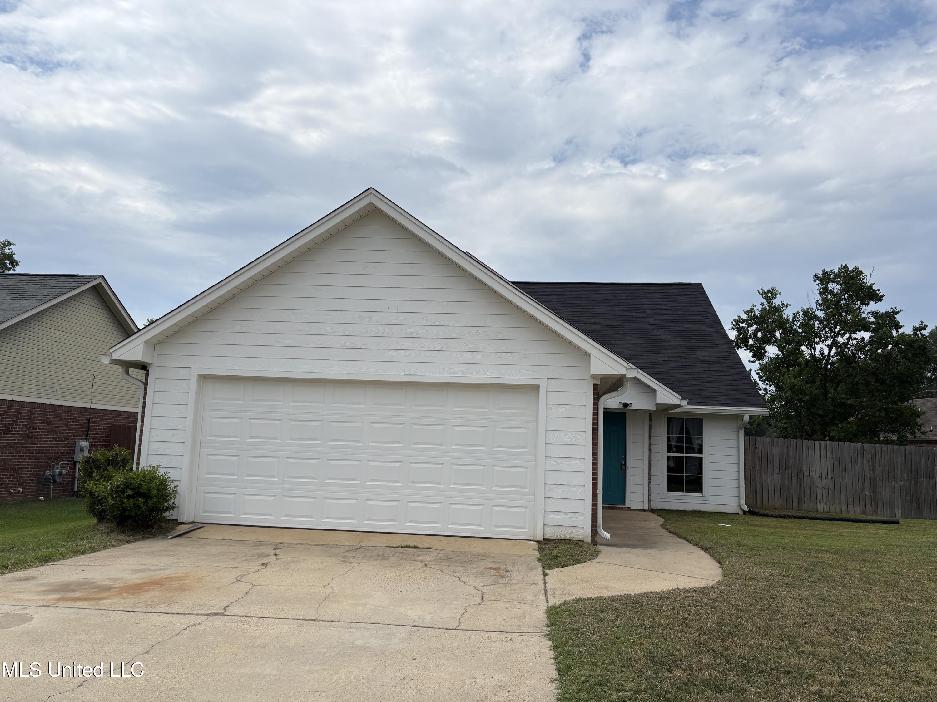 1028 Spanish Oak Boulevard