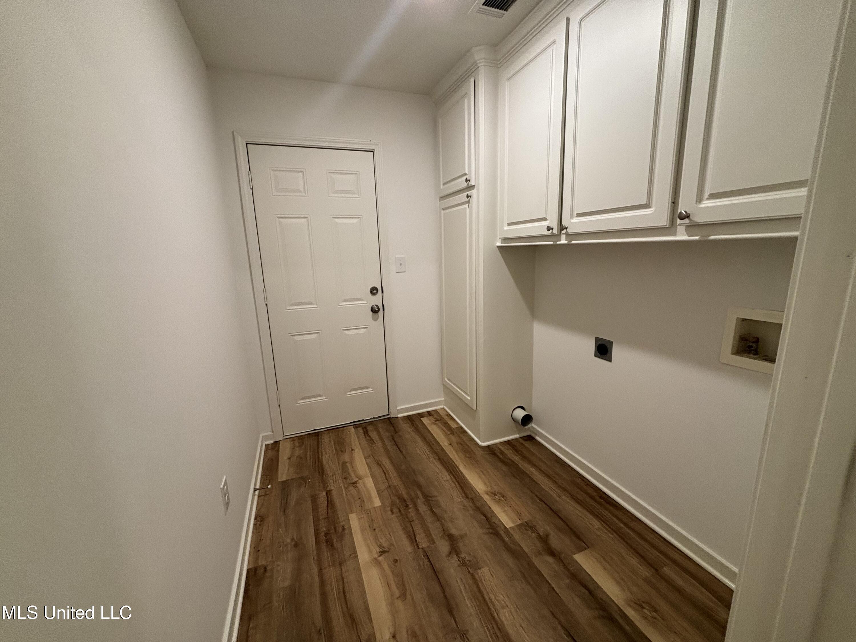 1028 Spanish Oak Boulevard