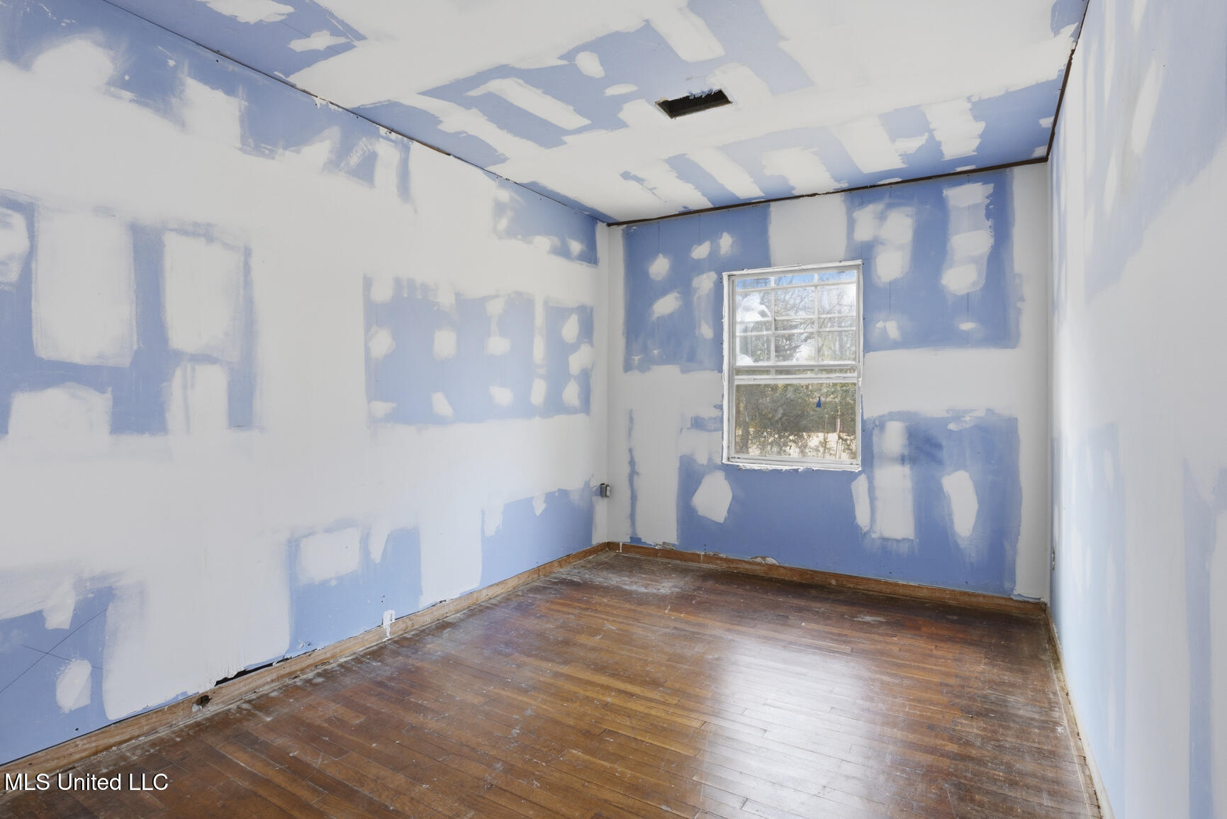 1112 Meadowbrook Road