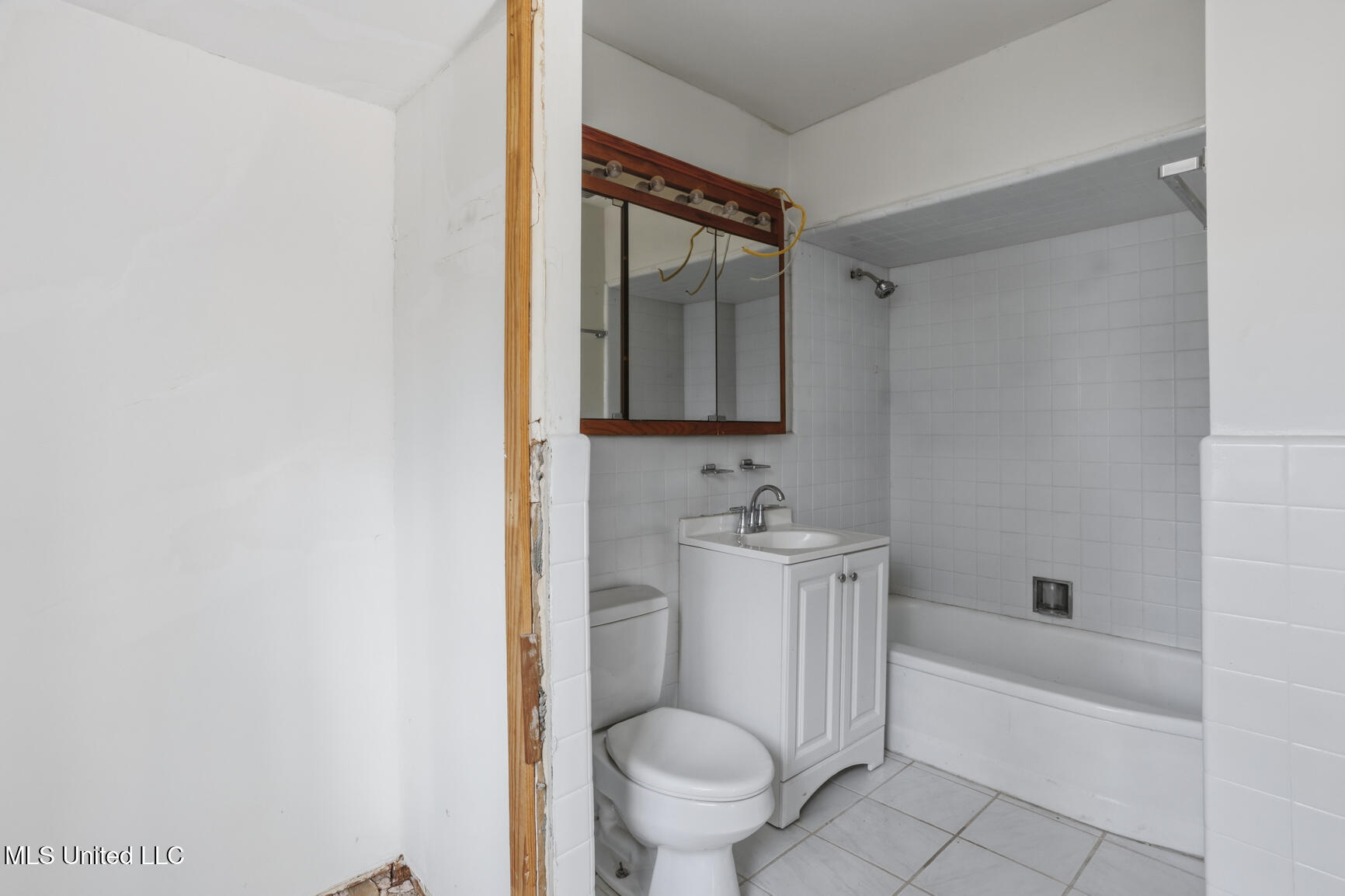 1112 Meadowbrook Road