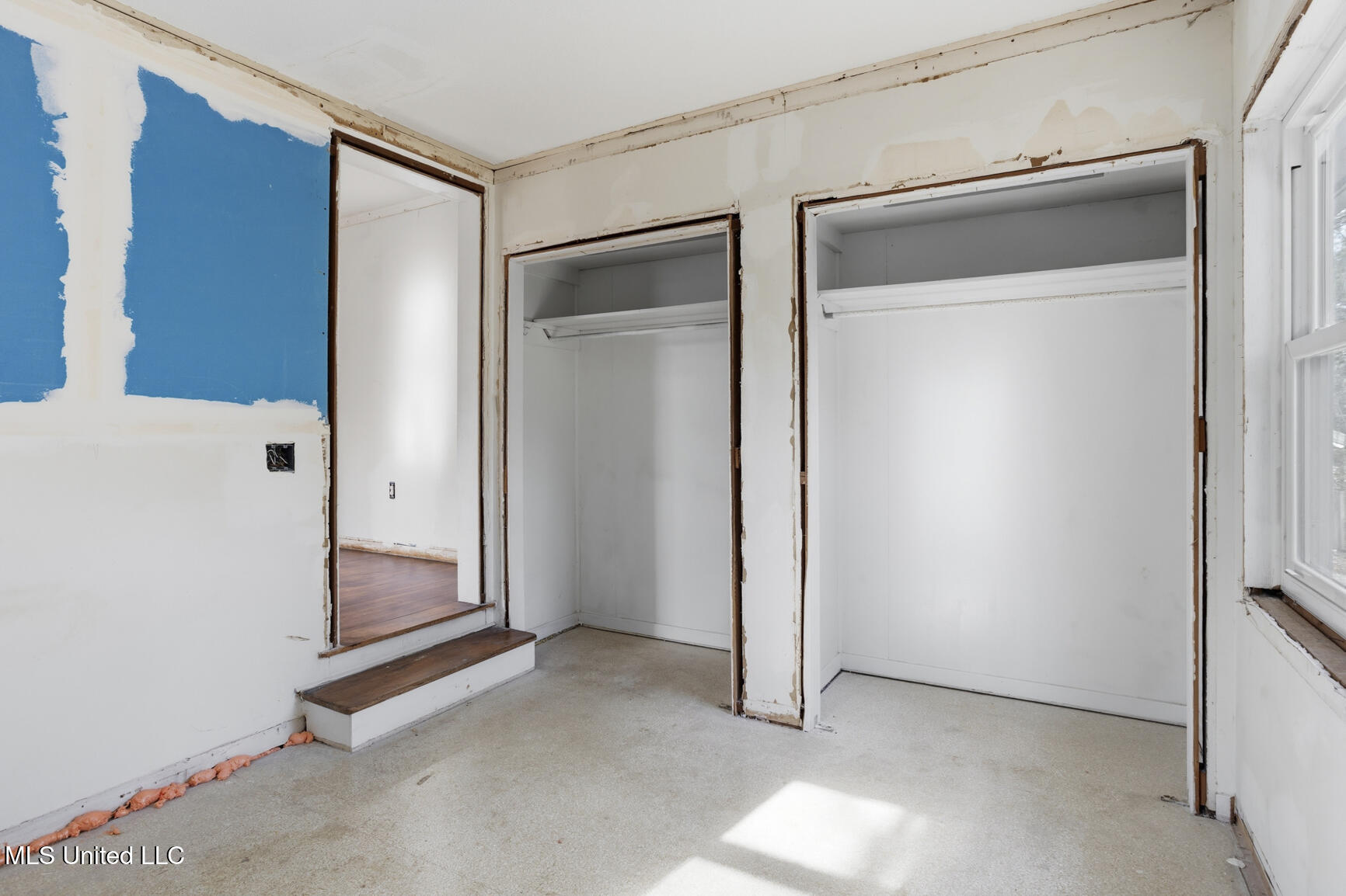 1112 Meadowbrook Road