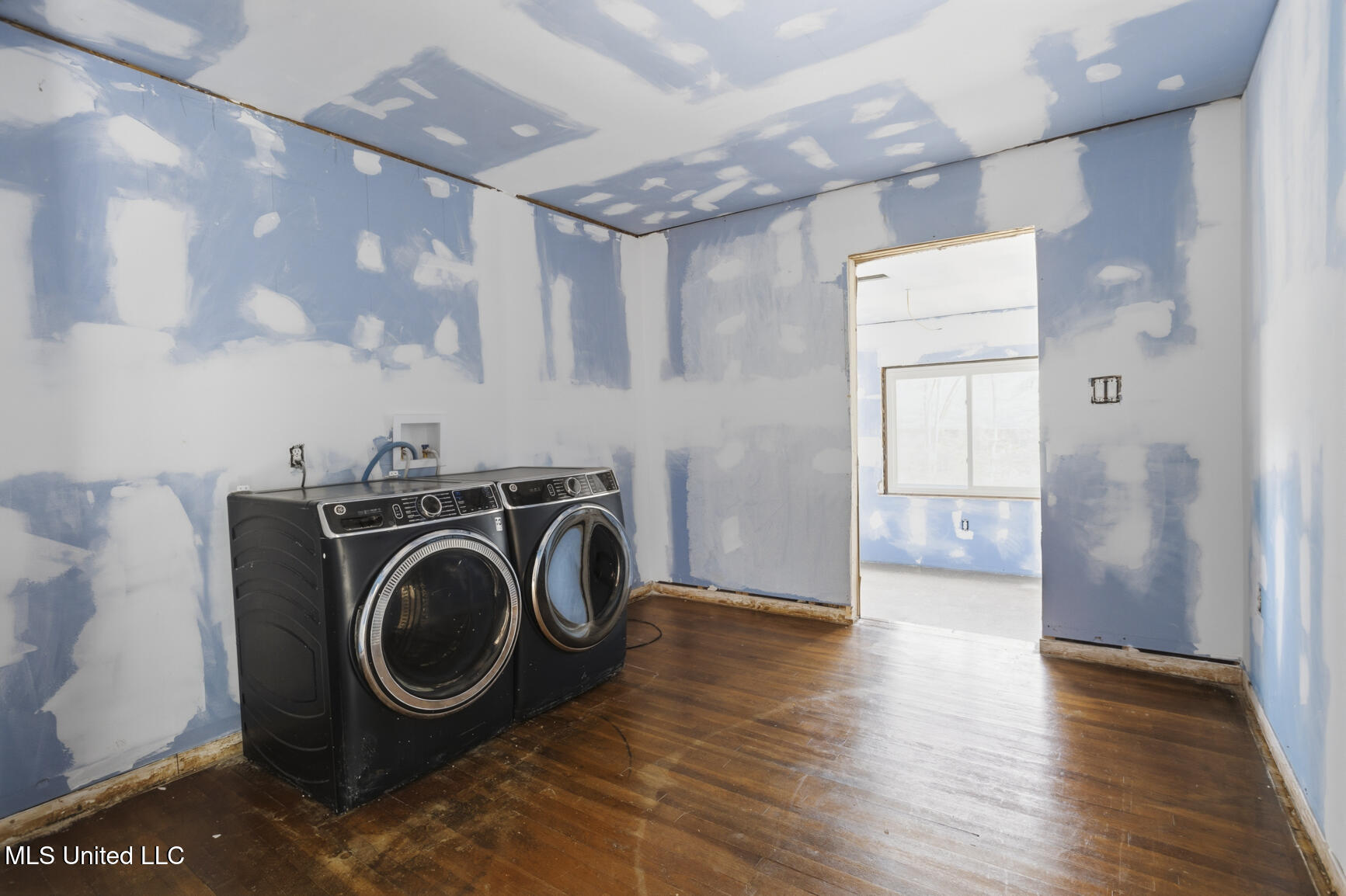 1112 Meadowbrook Road