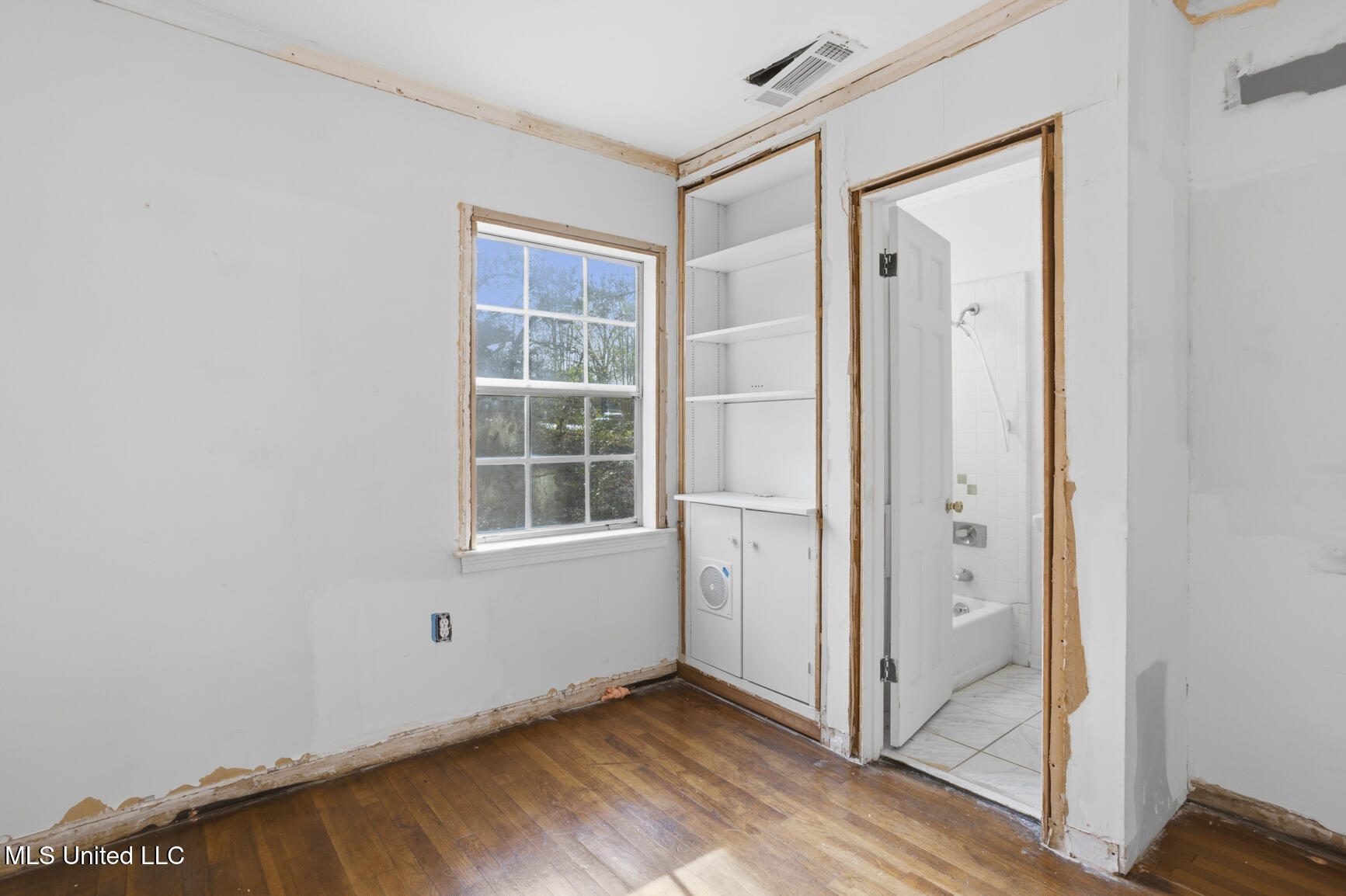 1112 Meadowbrook Road