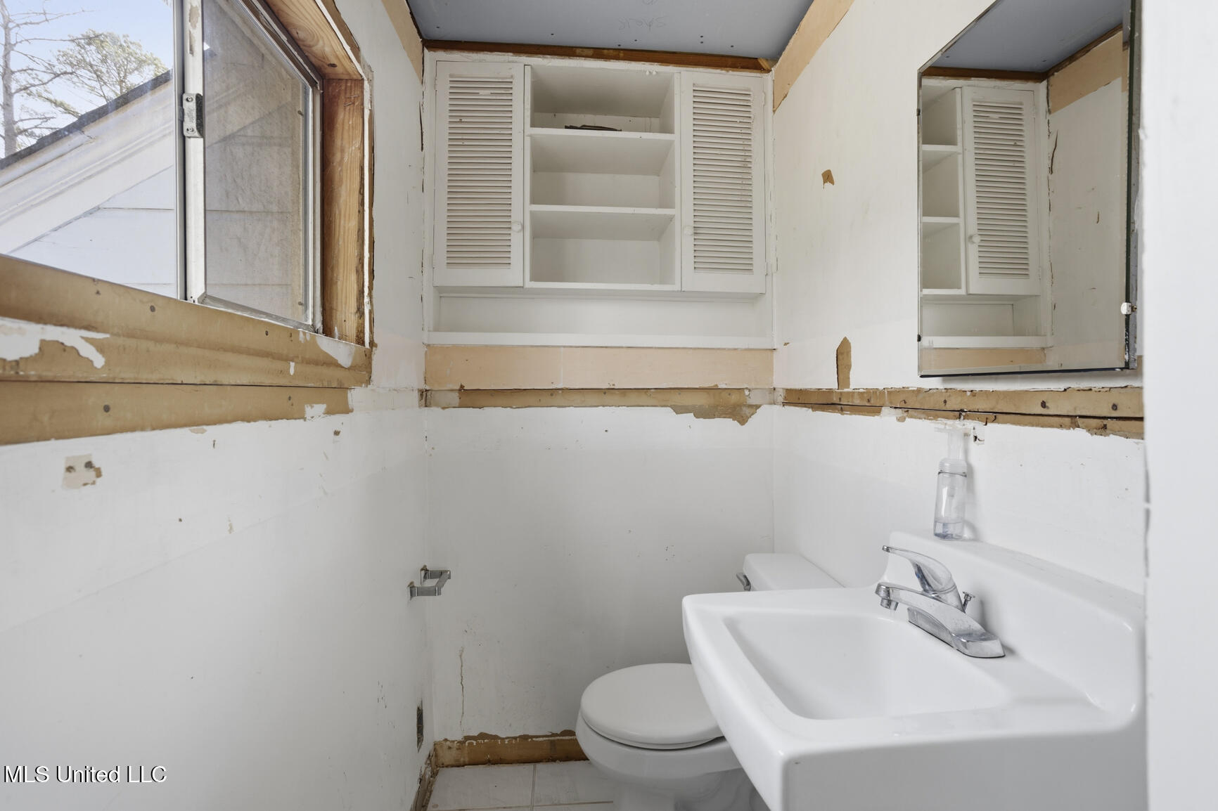 1112 Meadowbrook Road