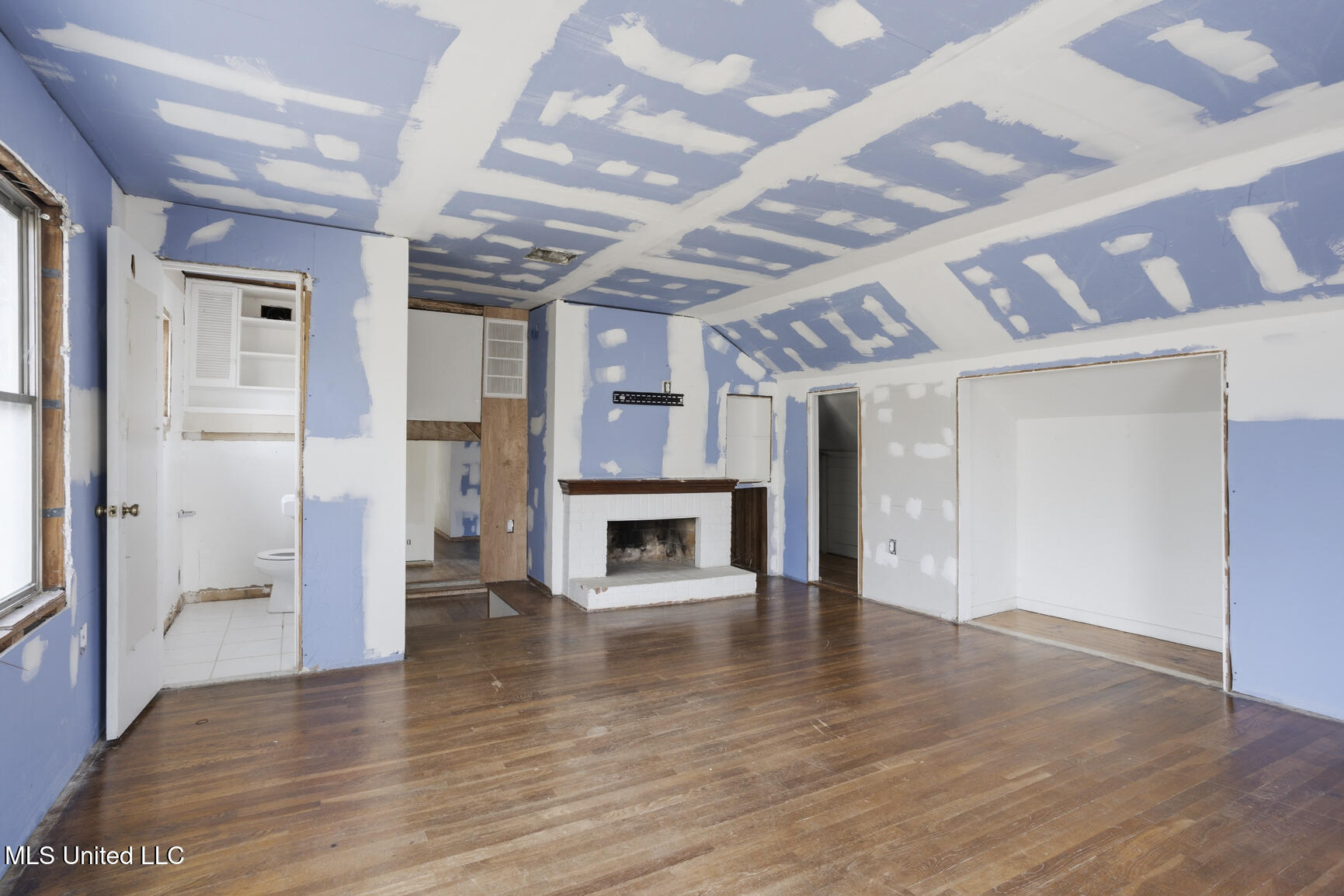 1112 Meadowbrook Road