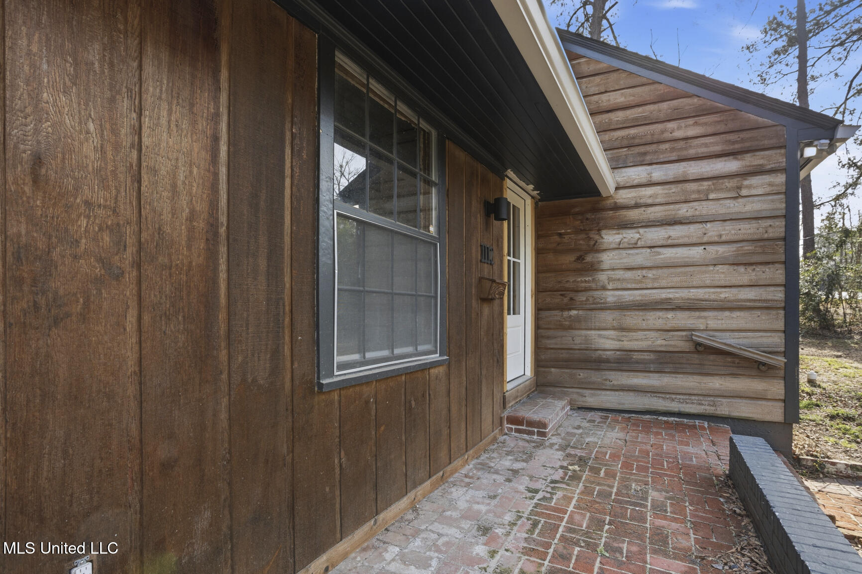 1112 Meadowbrook Road