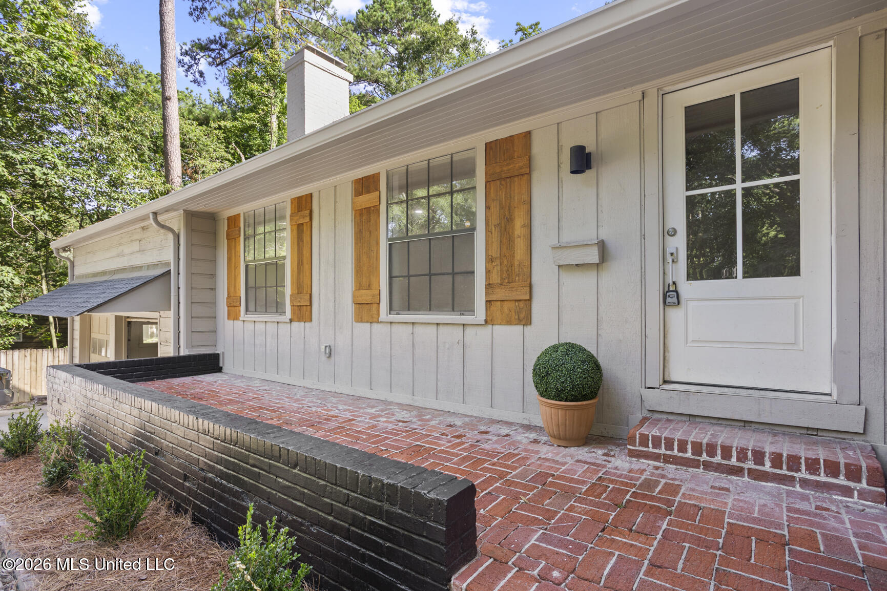 1112 Meadowbrook Road