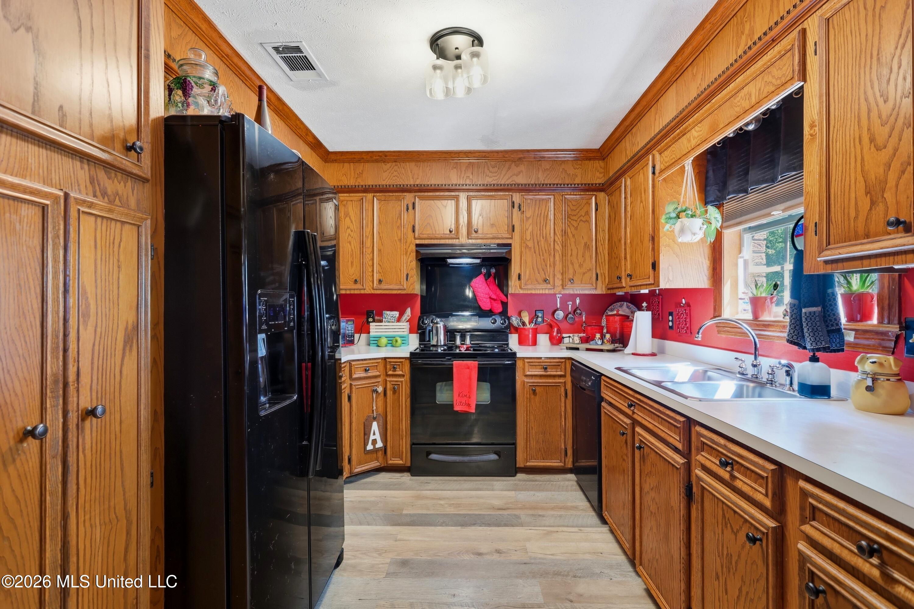 305 Mockingbird Lane