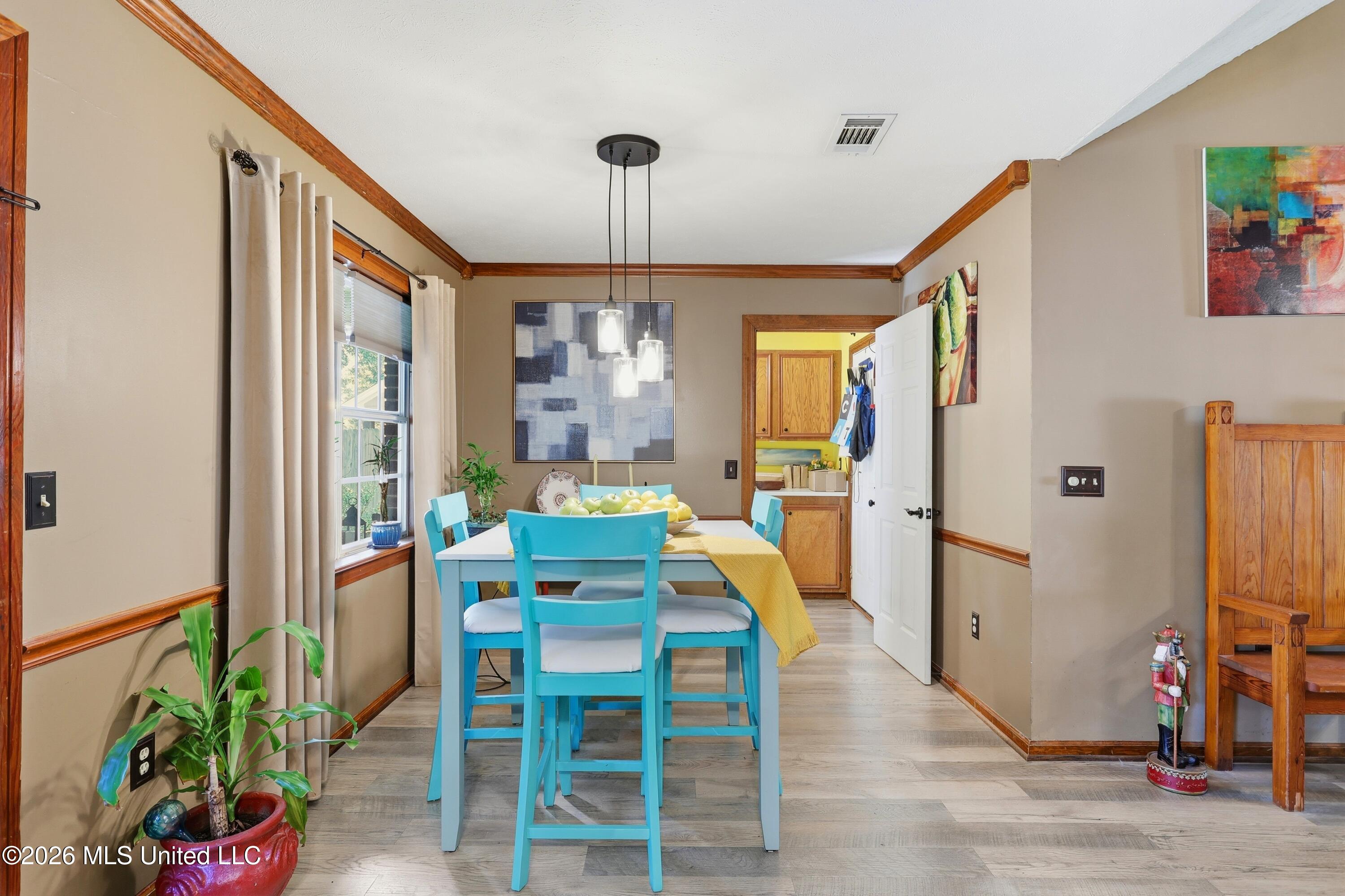 305 Mockingbird Lane