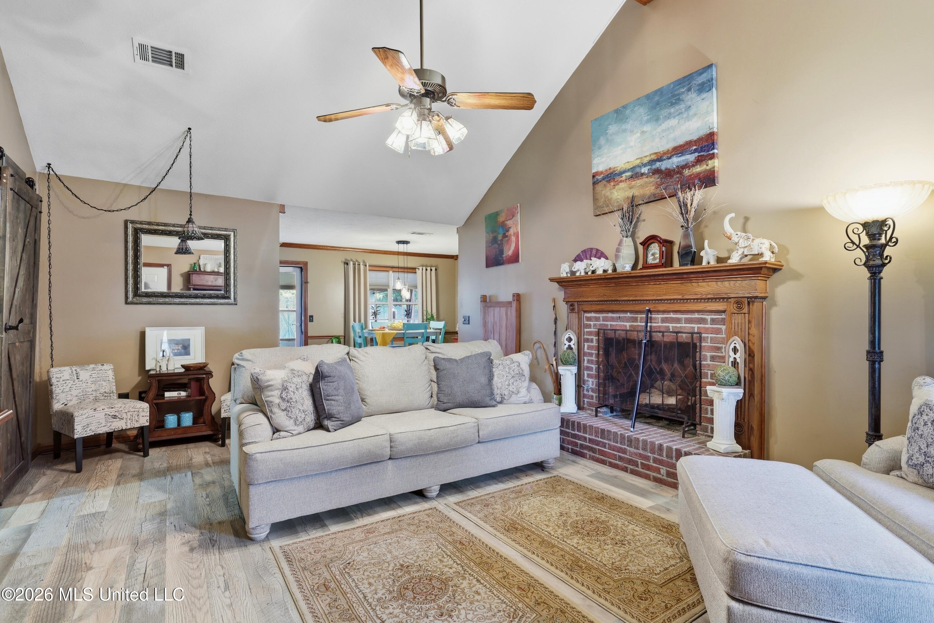 305 Mockingbird Lane