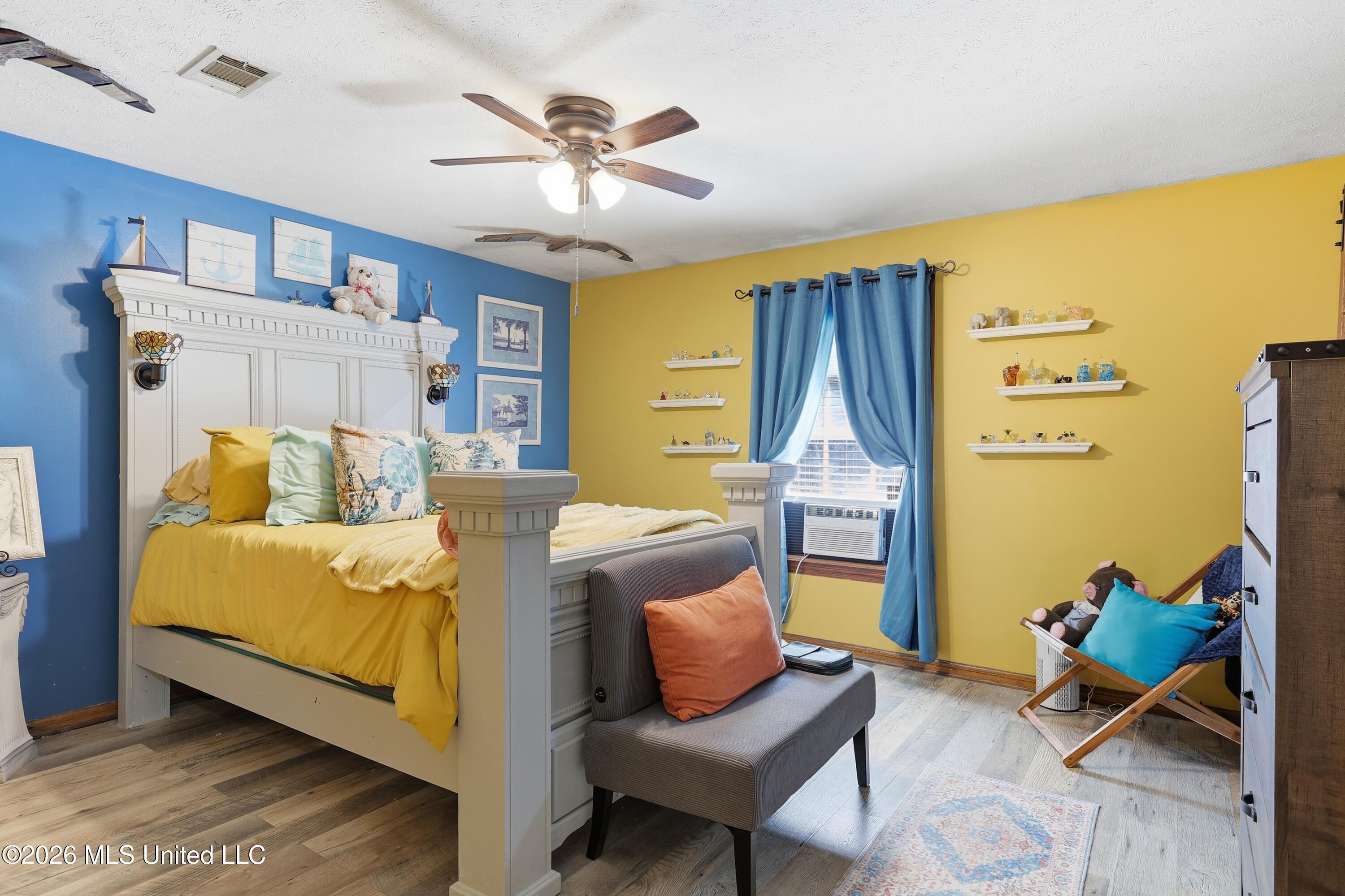 305 Mockingbird Lane