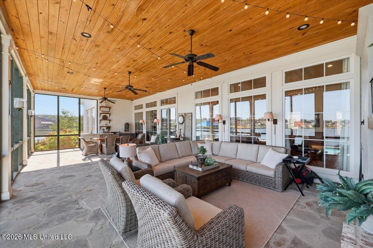 104 Lake Cove