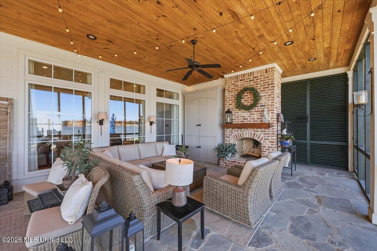 104 Lake Cove
