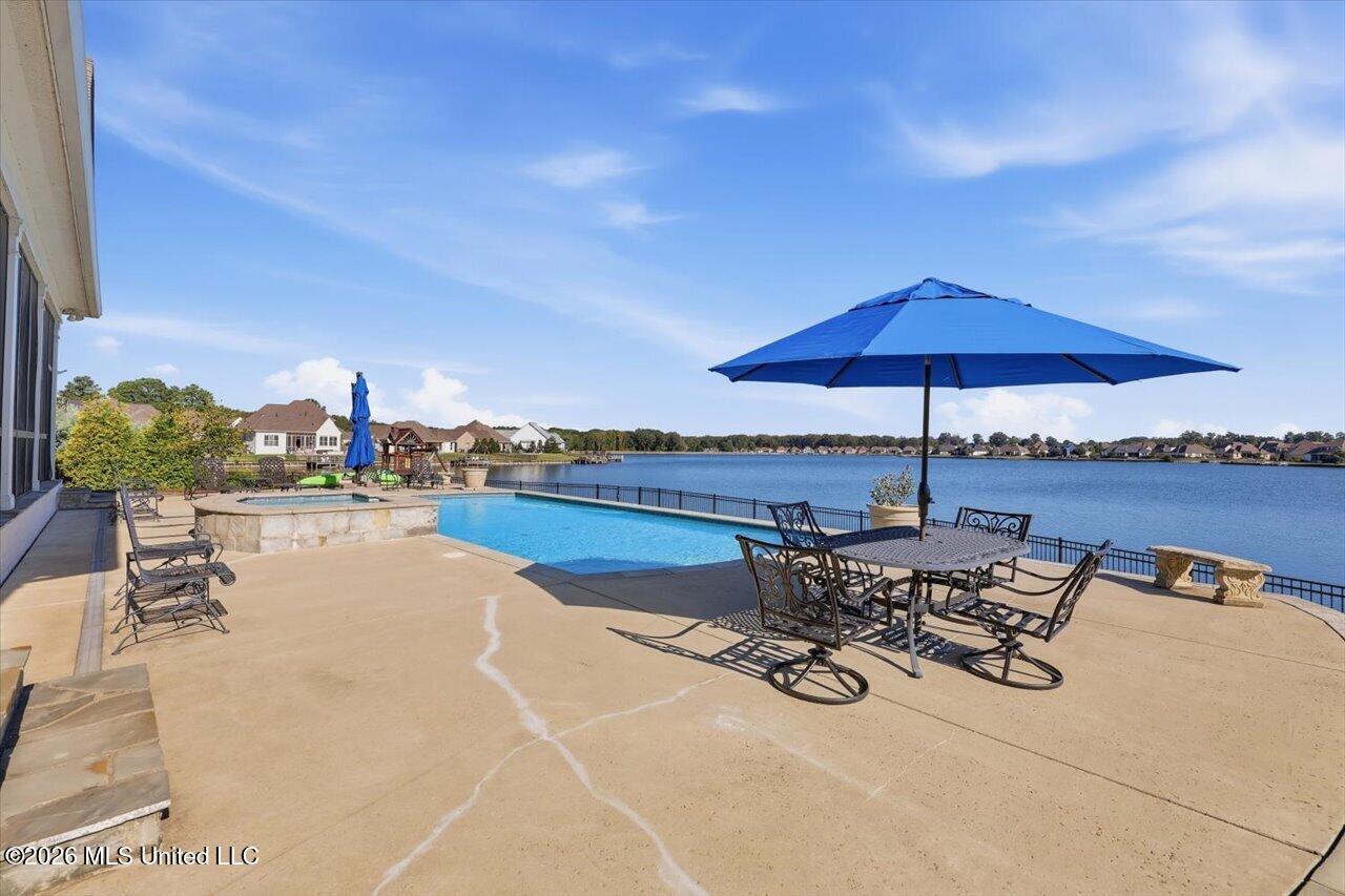 104 Lake Cove