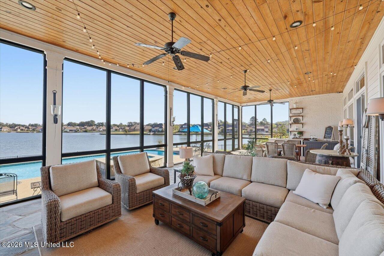 104 Lake Cove