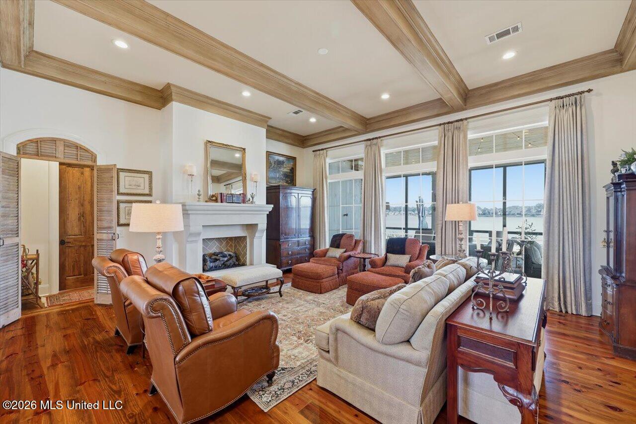 104 Lake Cove