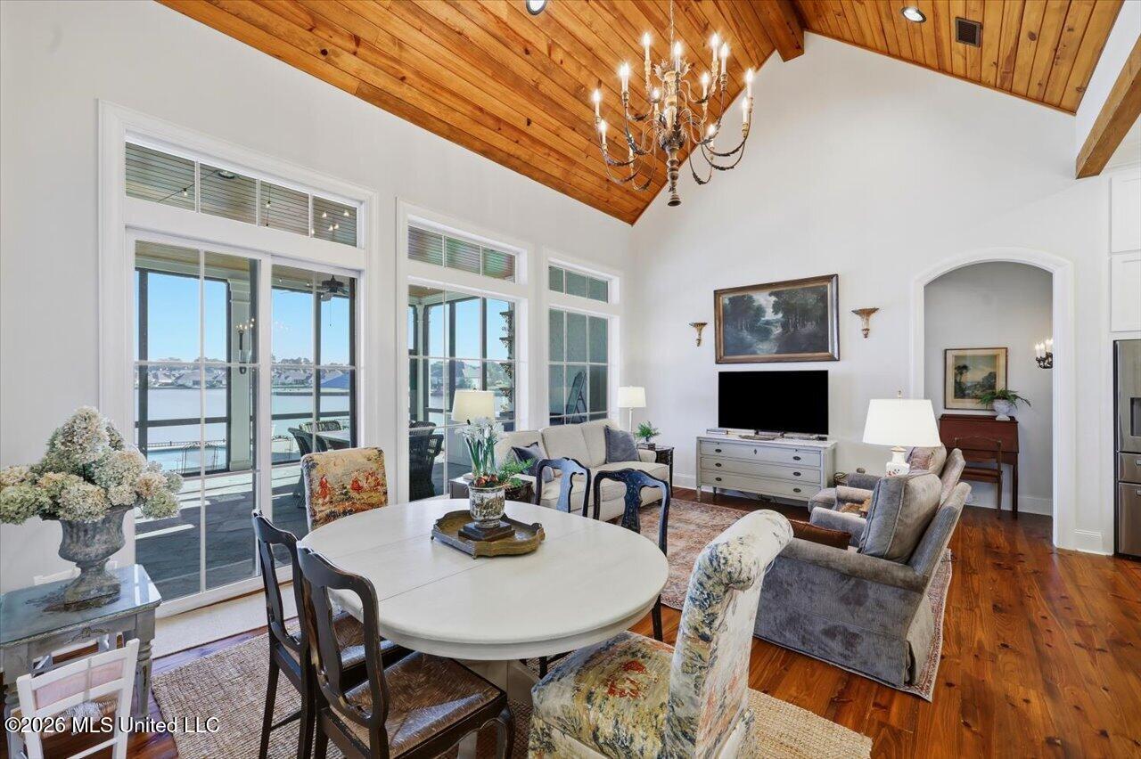 104 Lake Cove