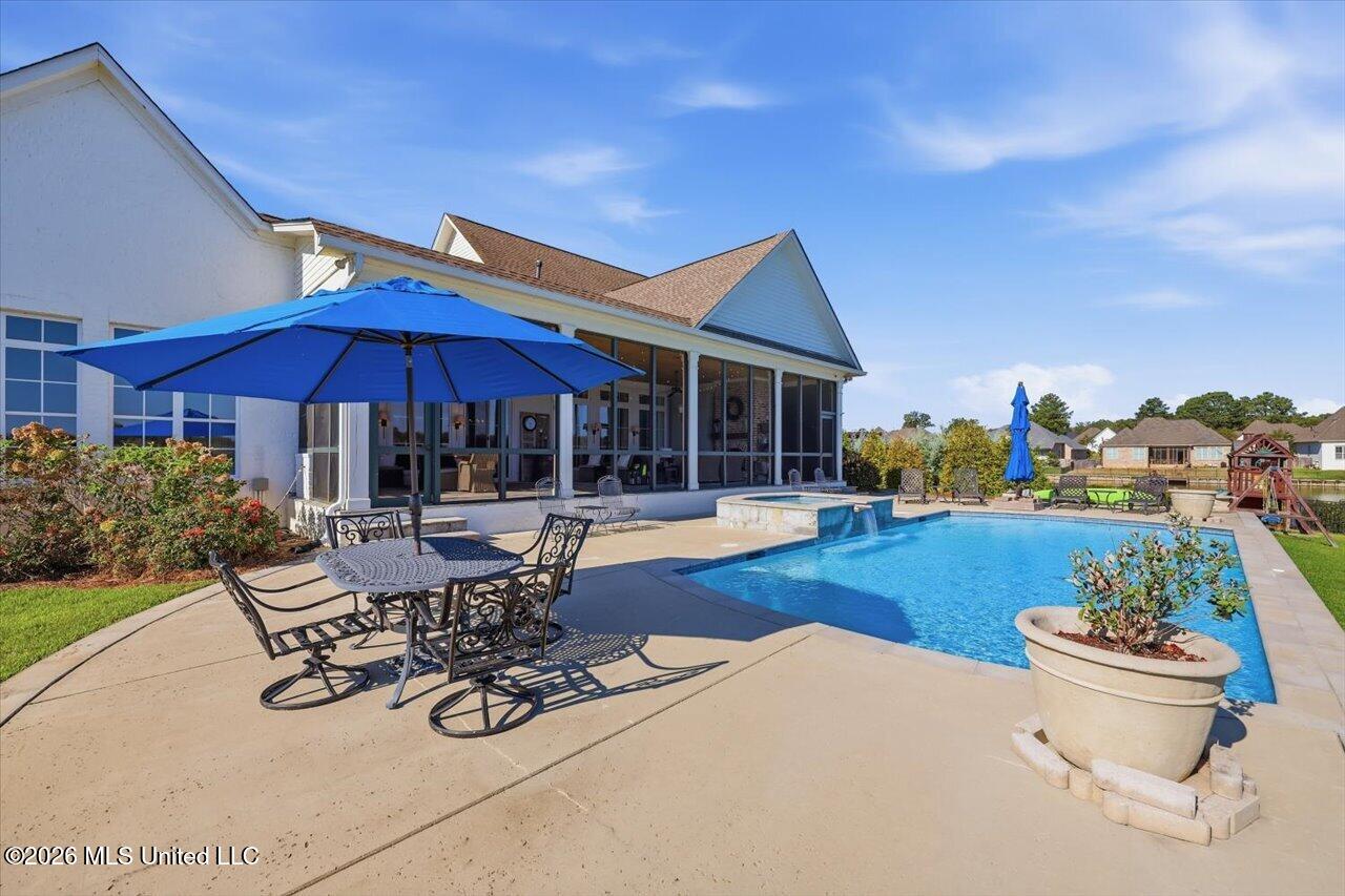 104 Lake Cove